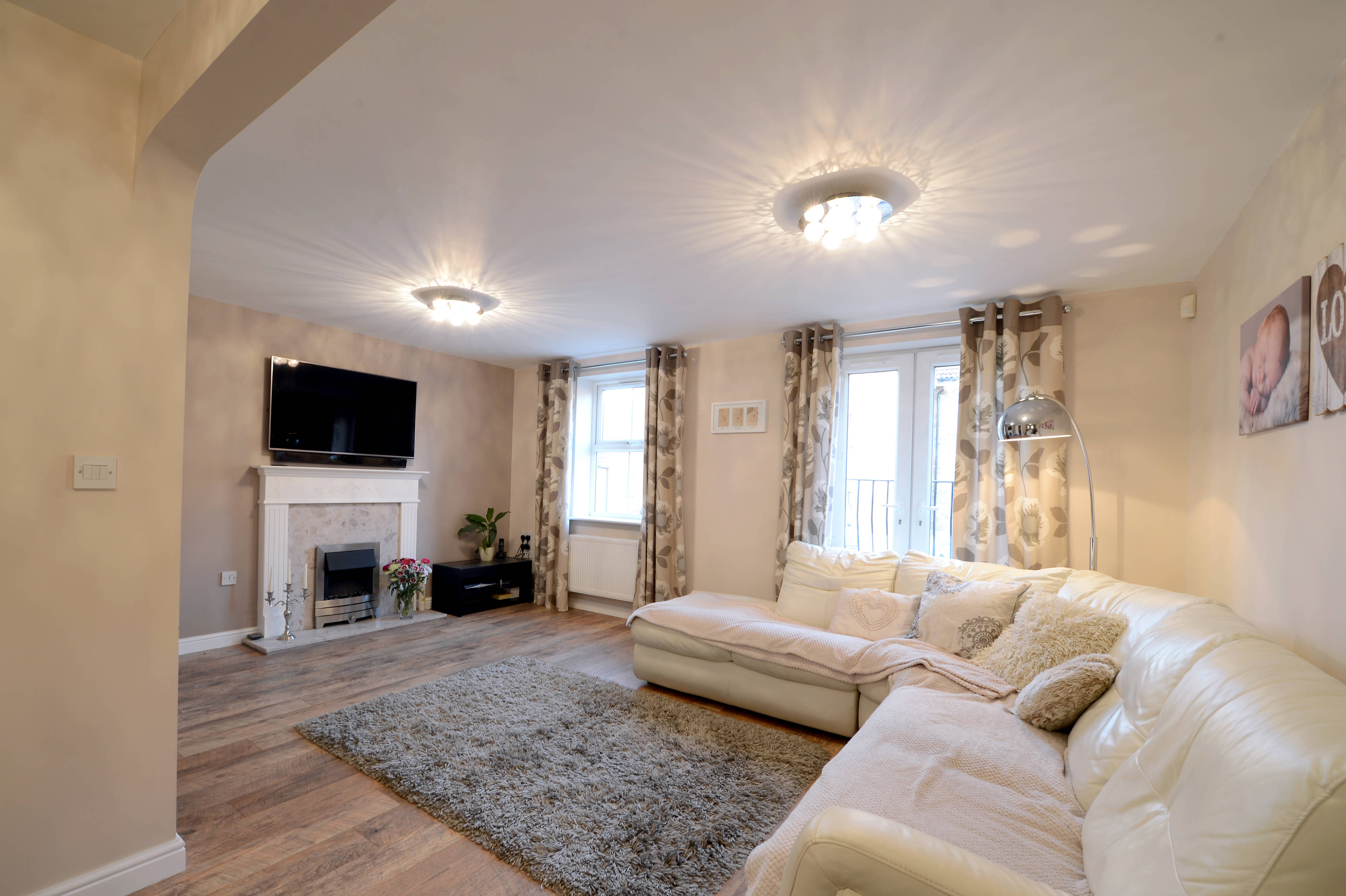Lounge/Dining Room