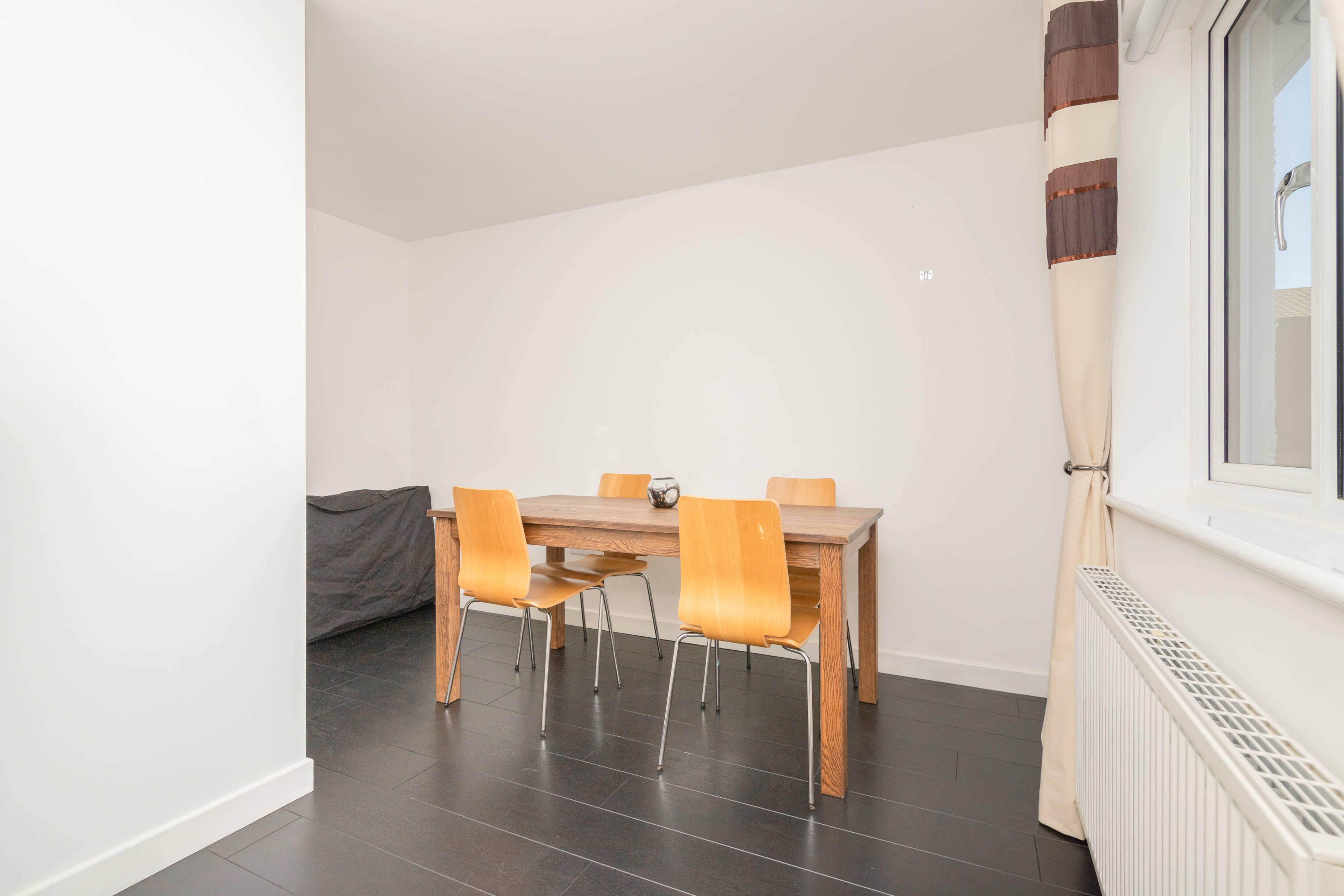 Bed 3 / Dining Room