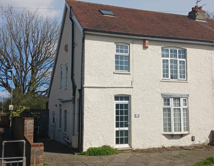 4 bedroom semi-detached house
