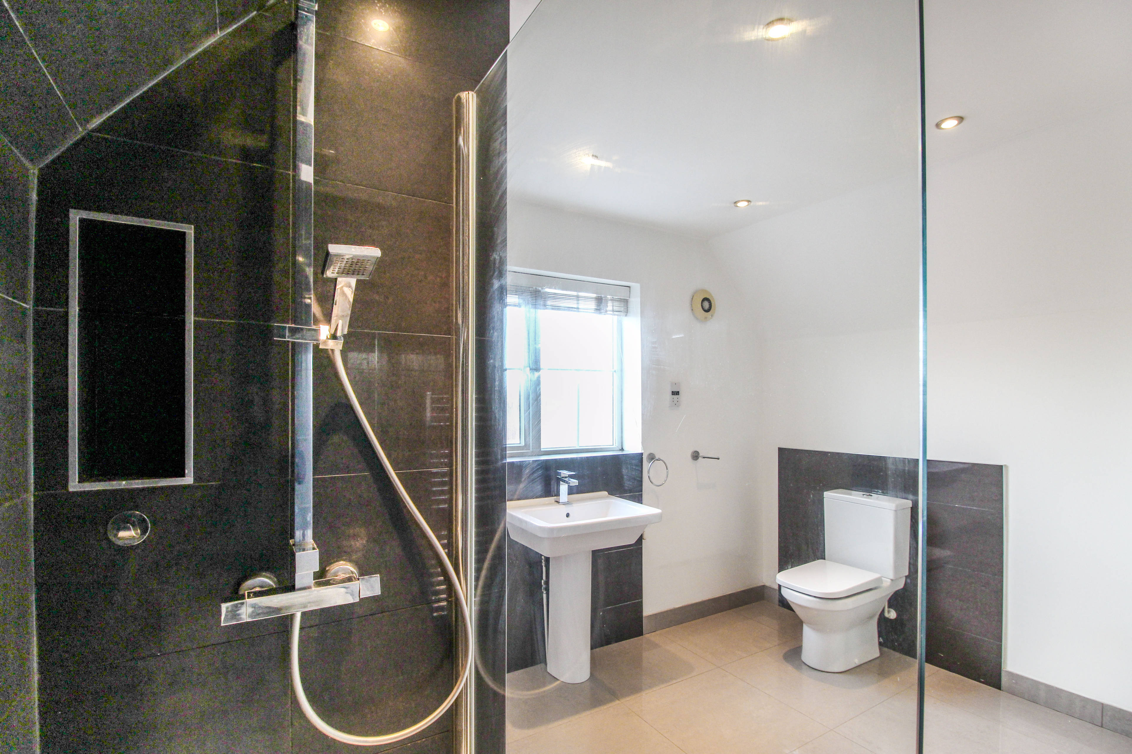 Master En-suite