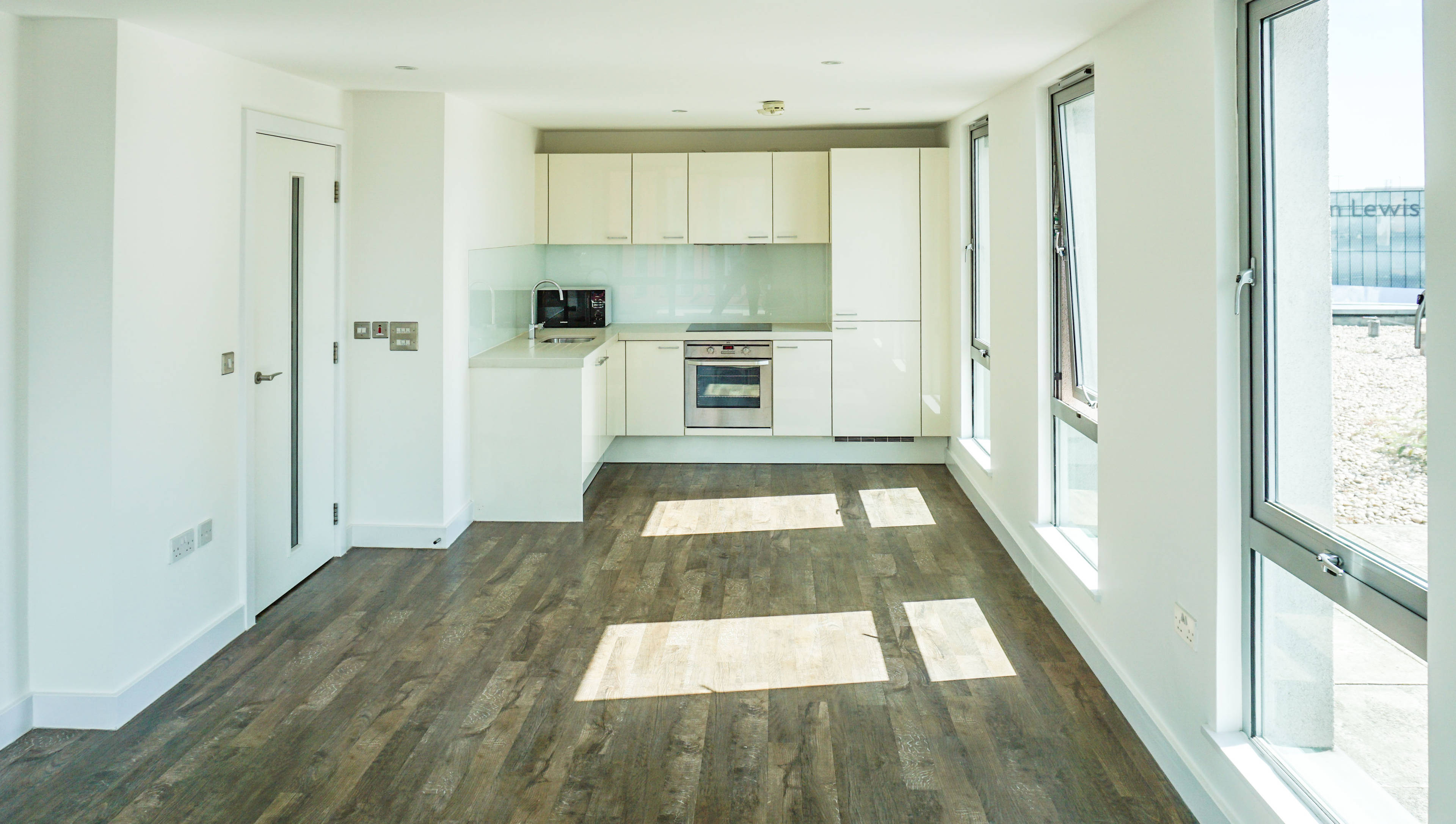 Lounge / Kitchen