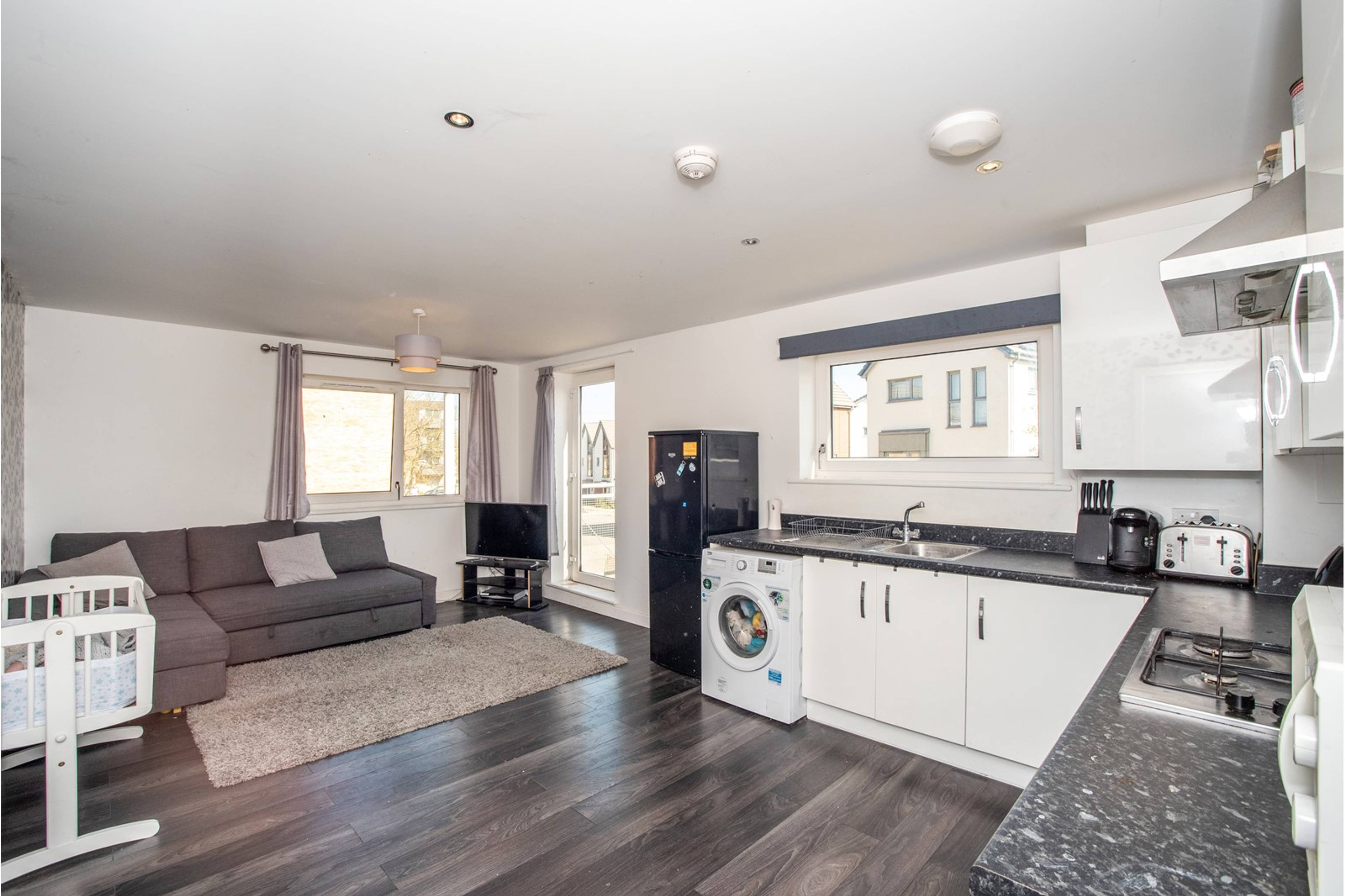 Lounge / Kitchen