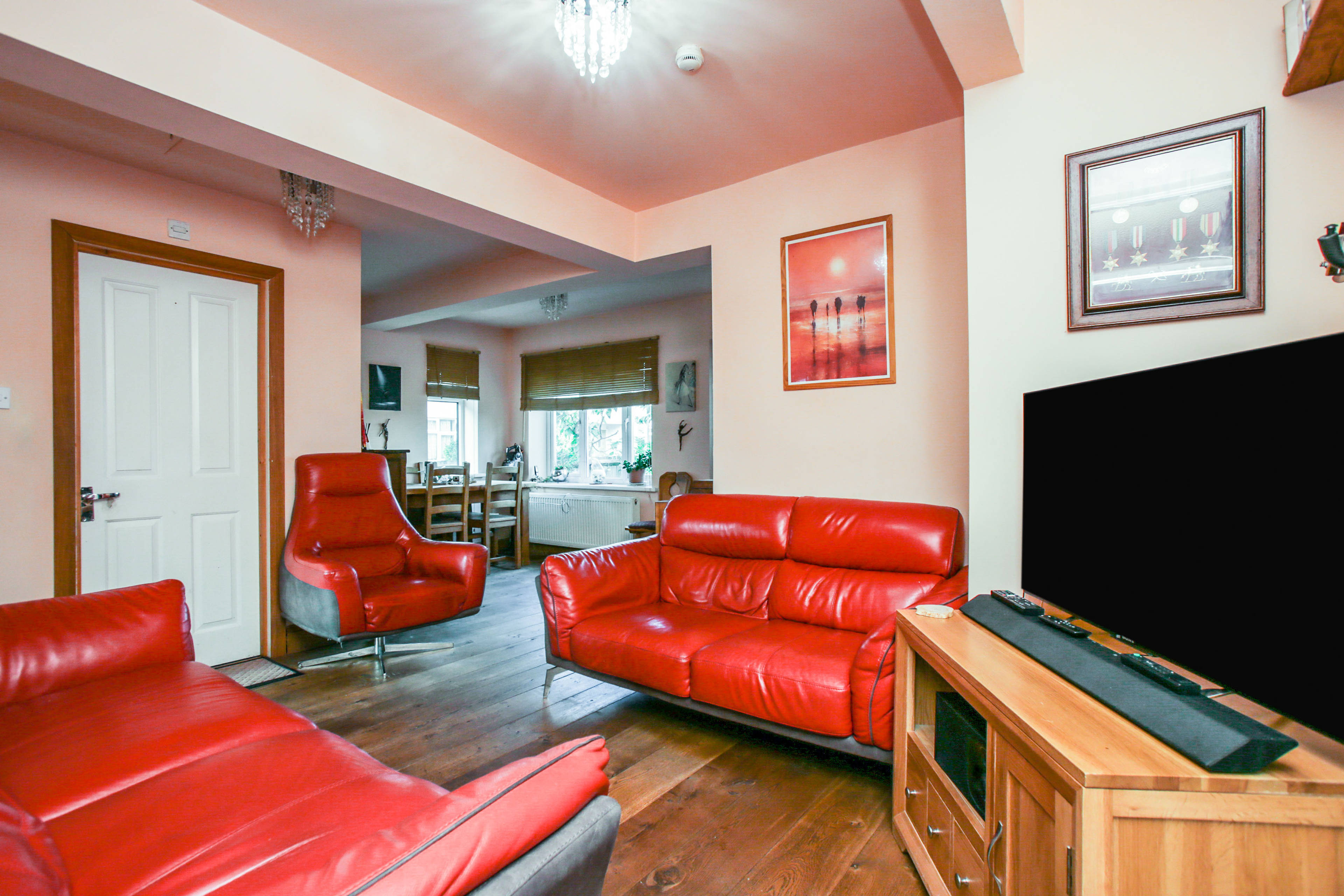 Lounge/Dining Room