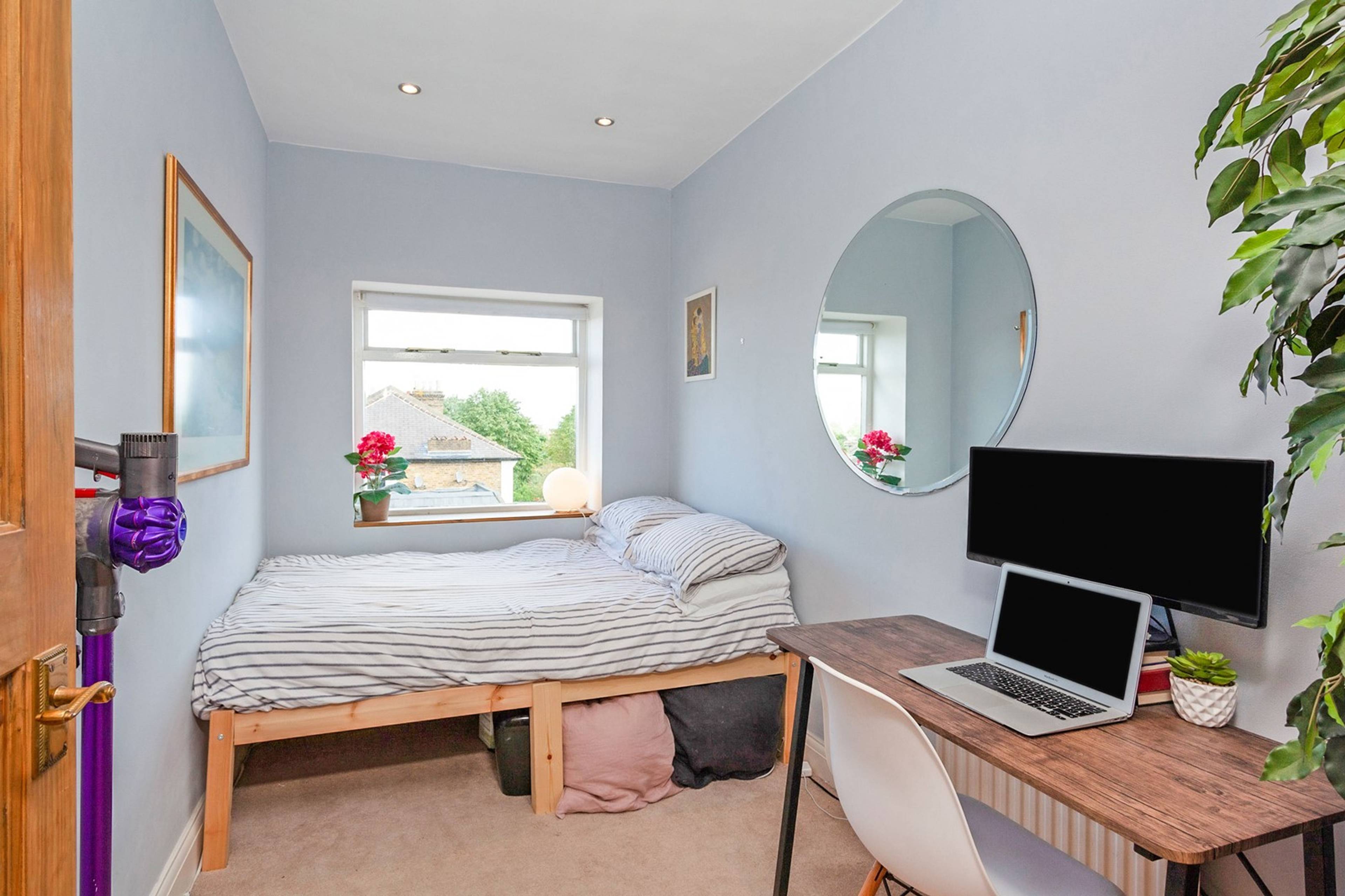 Bedroom Three/Study