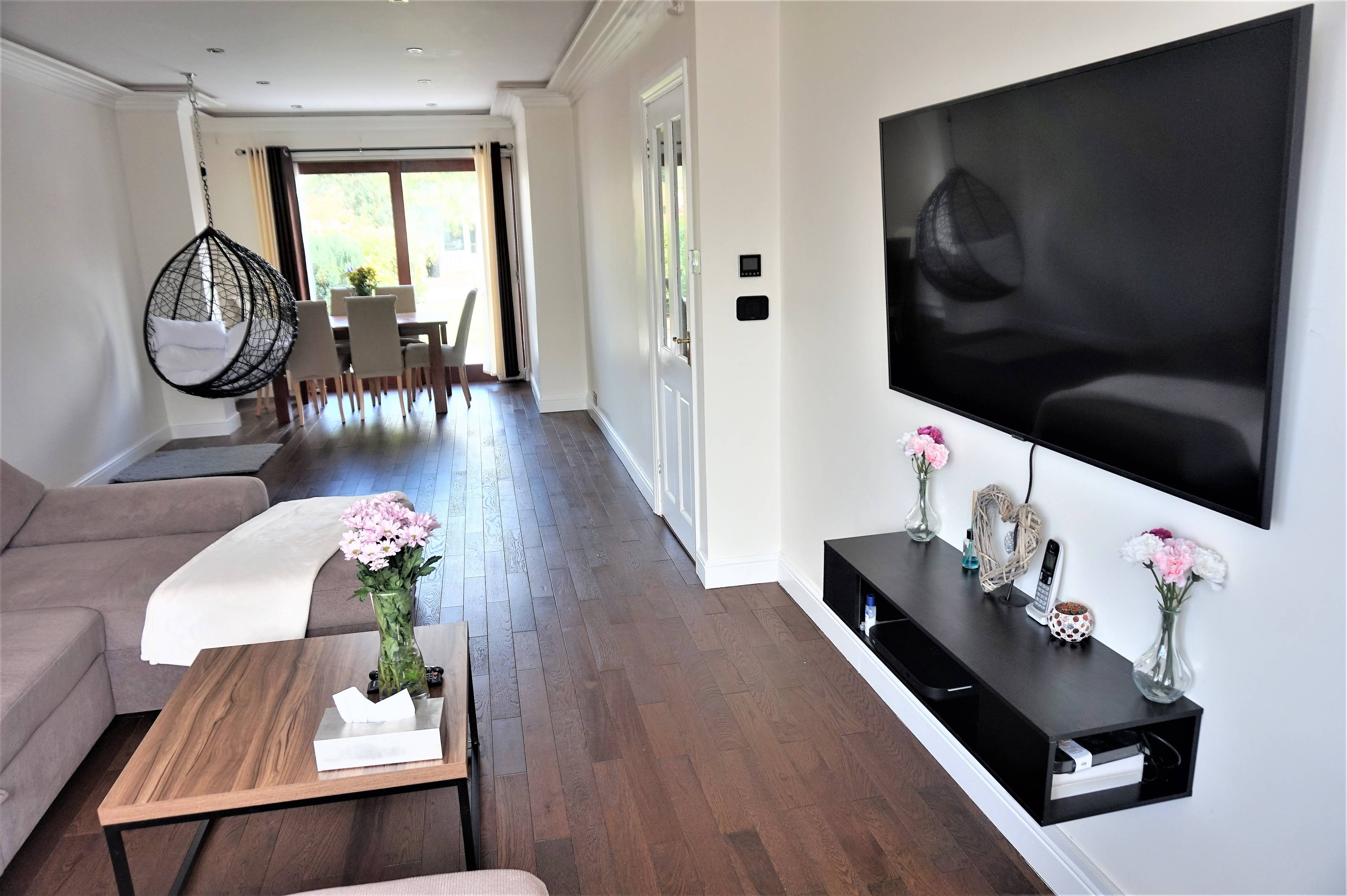 Lounge/Dining Room