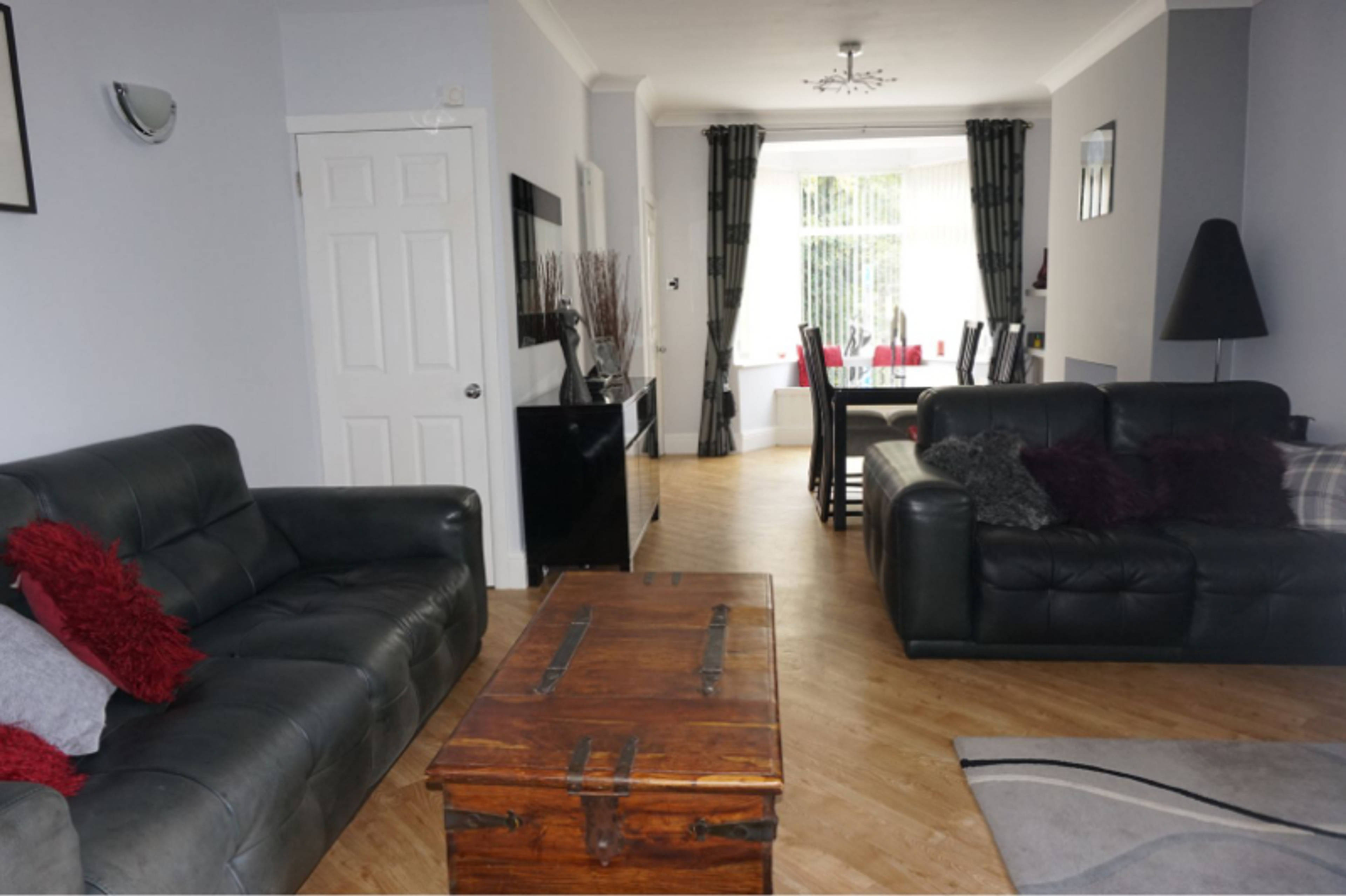 Lounge/Dining Room