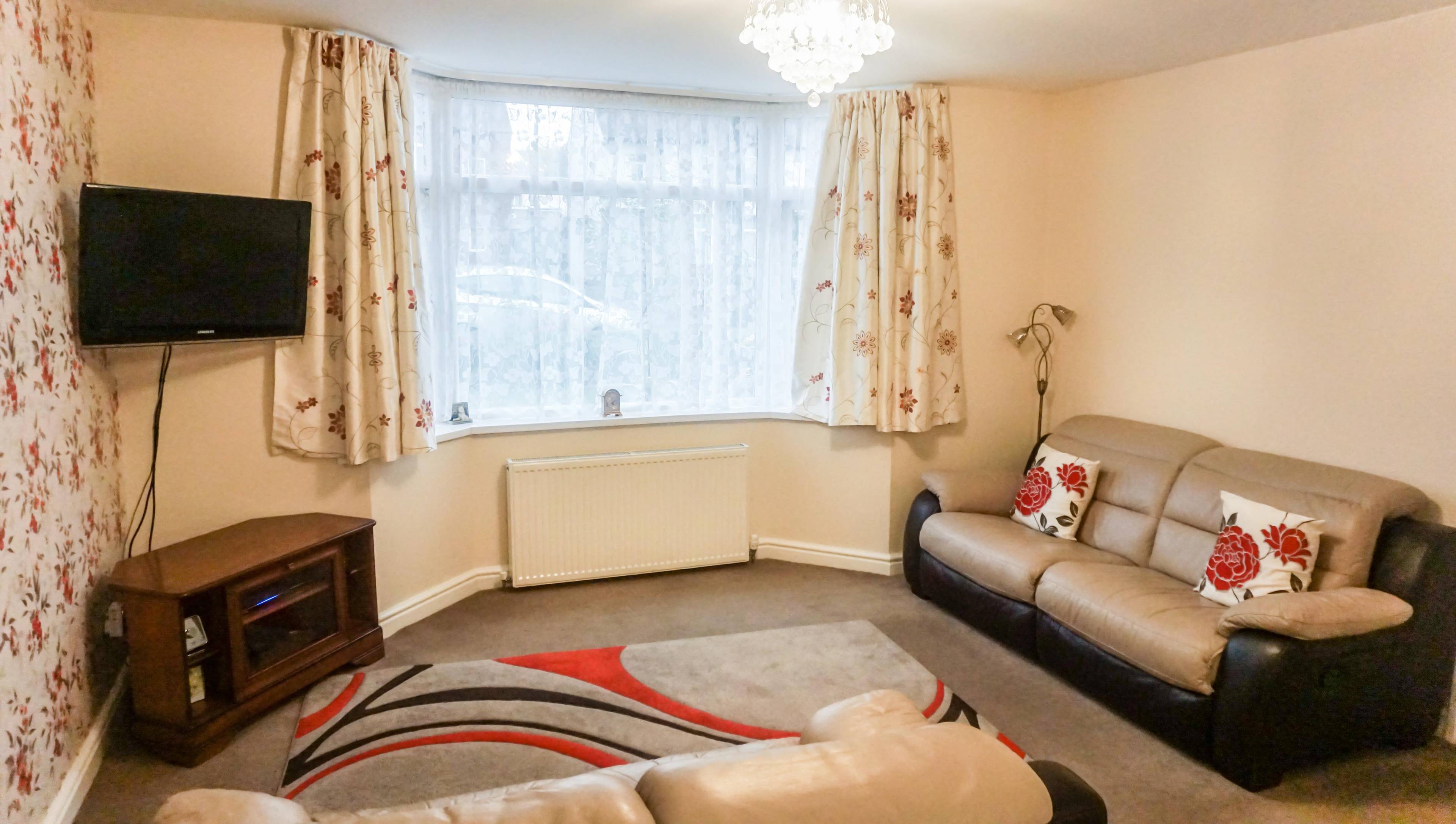 Lounge/Dining Room