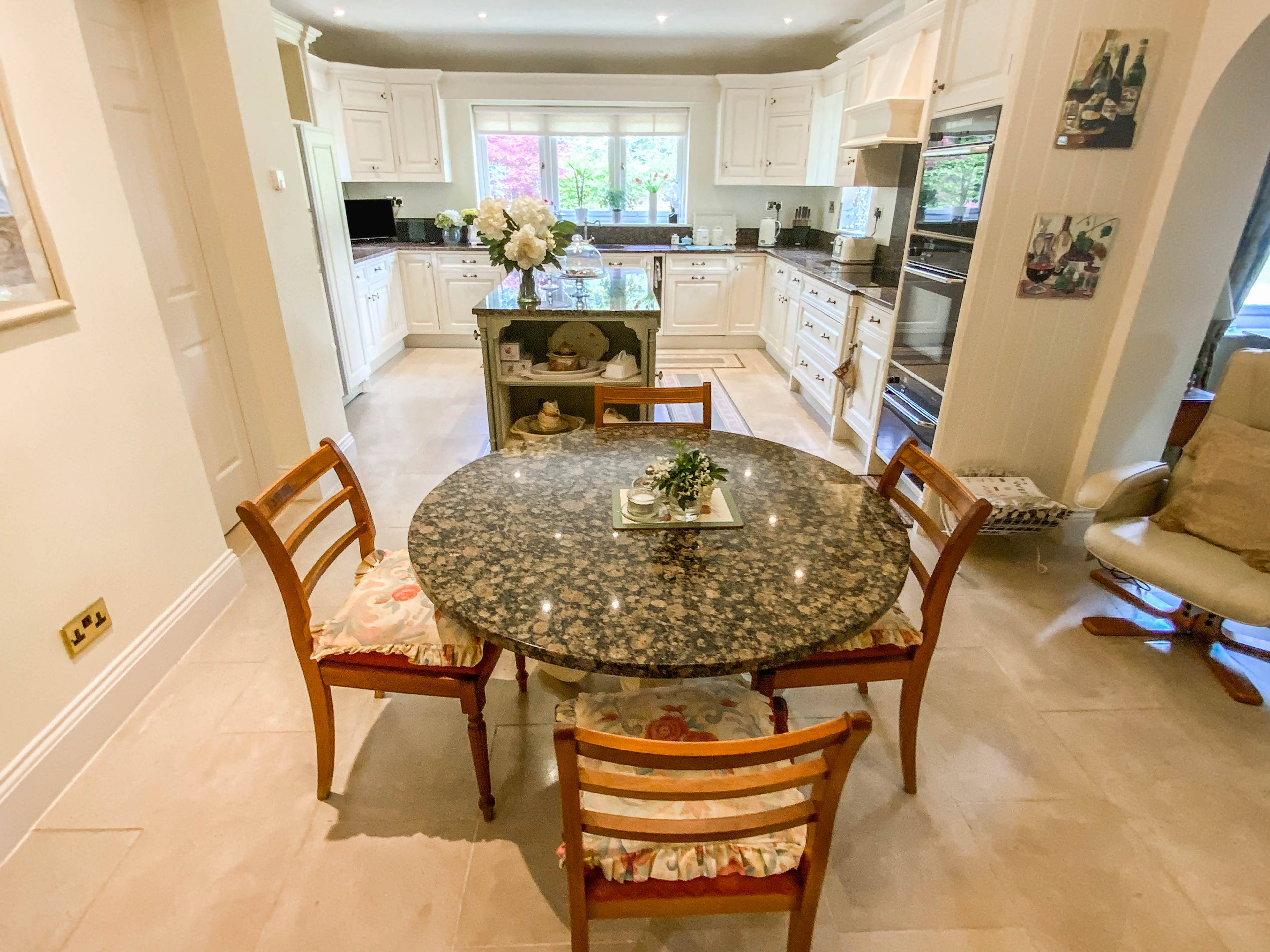 Kitchen/Breakfast