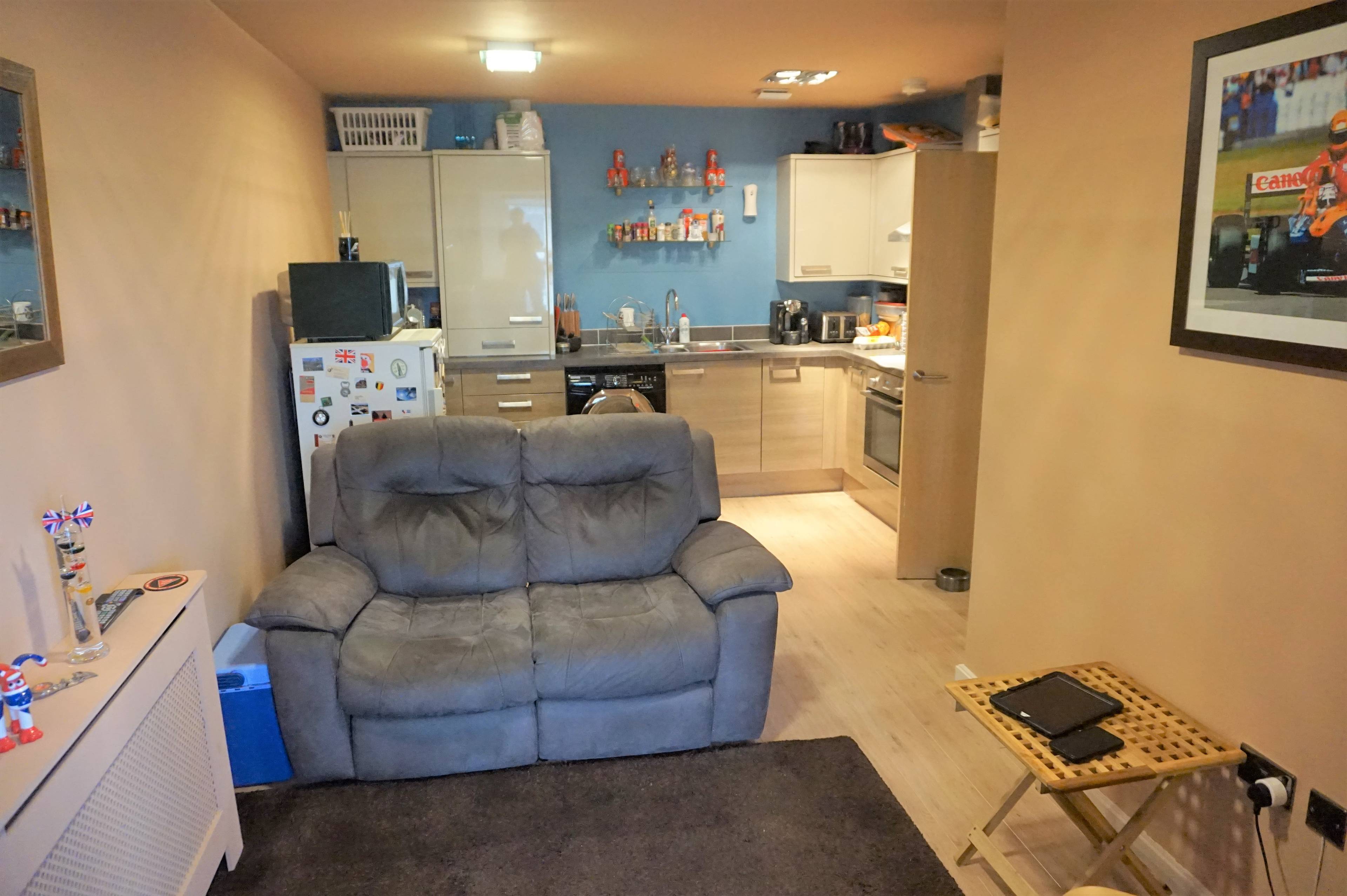 Lounge / Kitchen