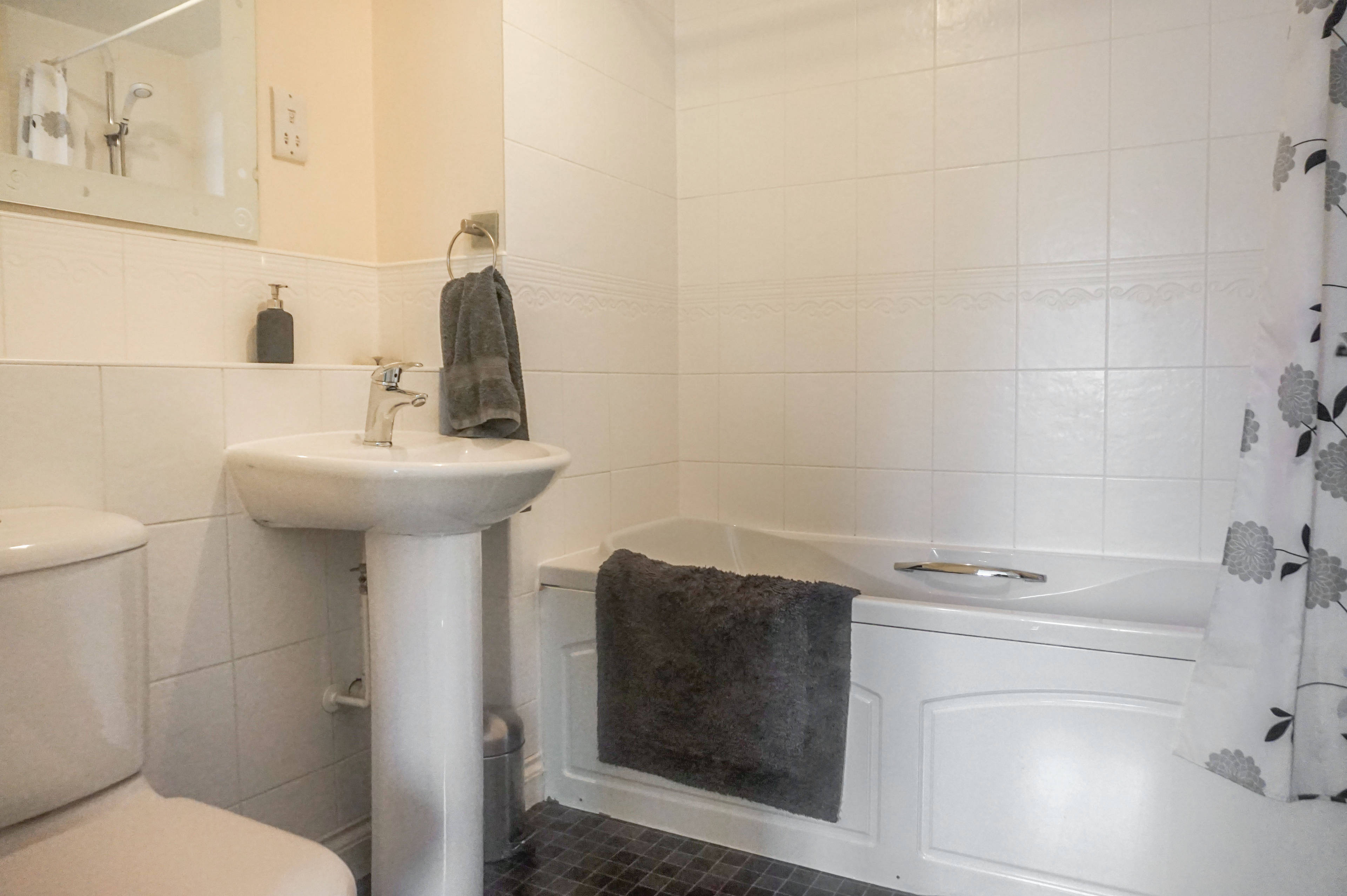 Jack & Jill En-suite