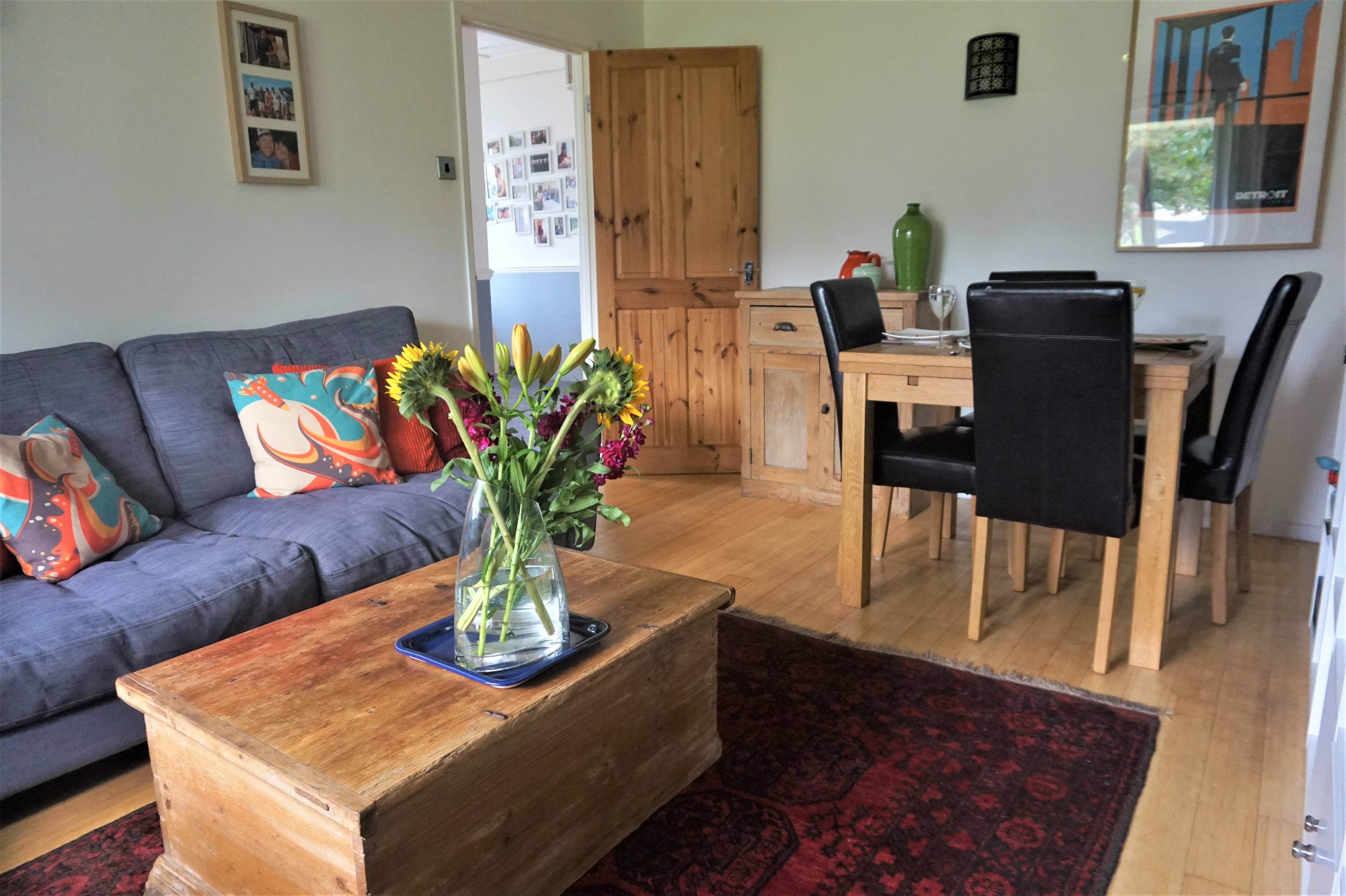 Lounge/Dining Room