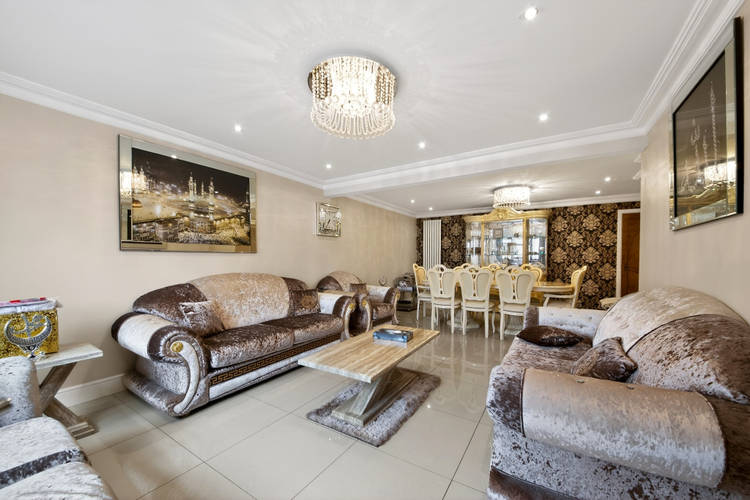 8 bedroom semi-detached house