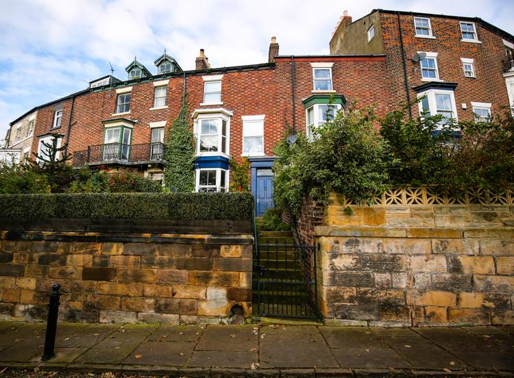 4 bedroom terraced house