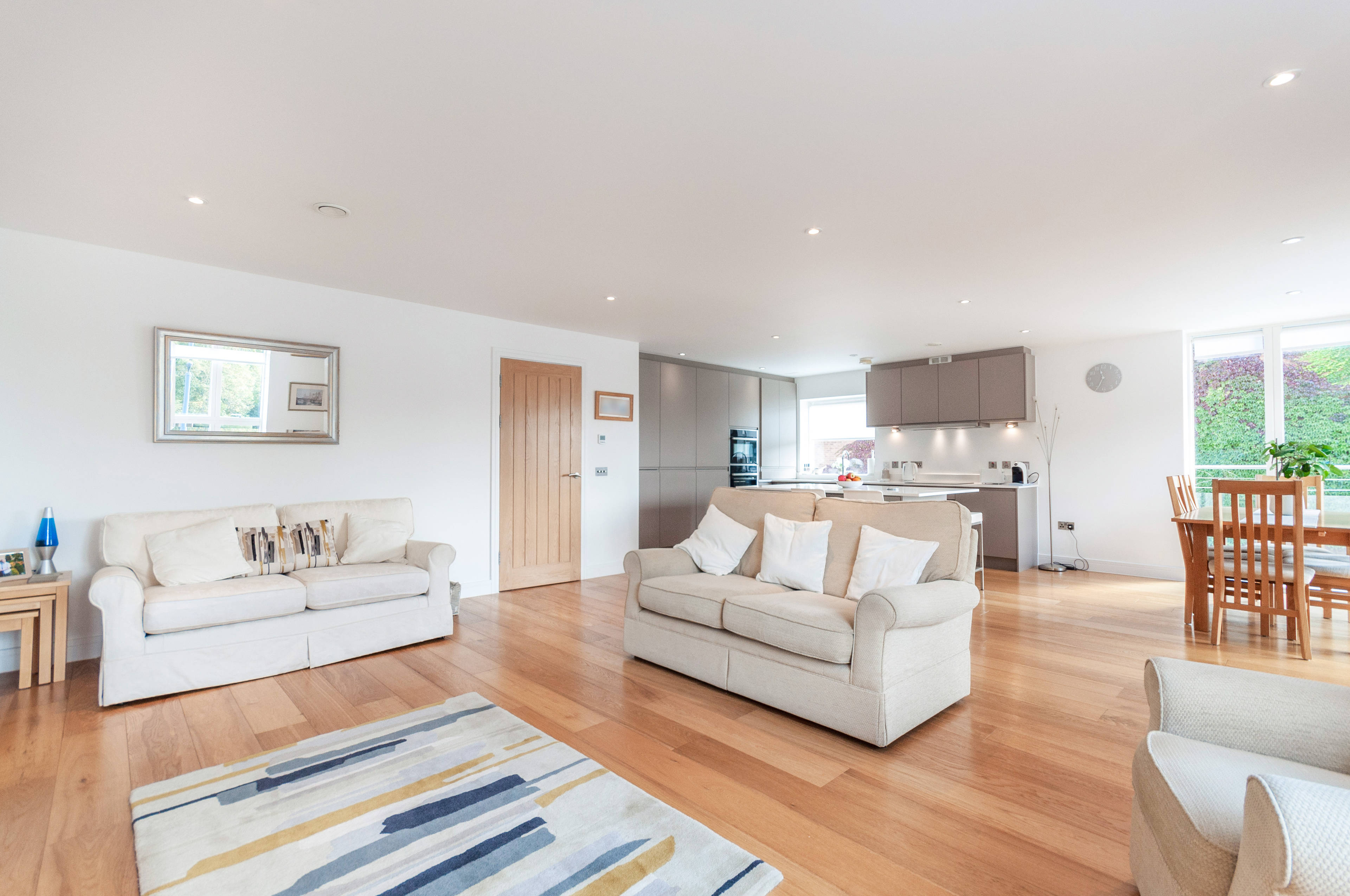 Lounge / Kitchen
