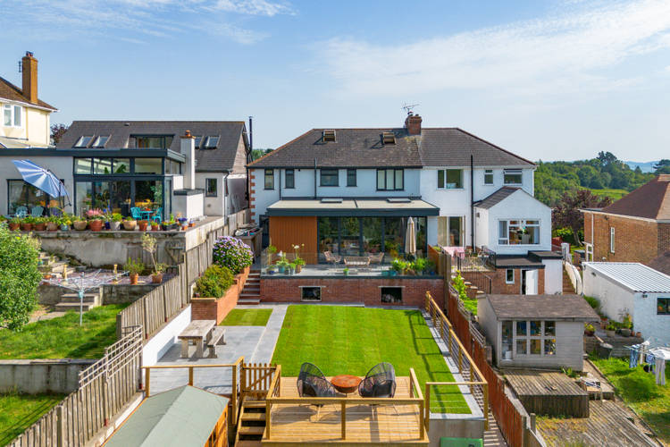 4 bedroom semi-detached house