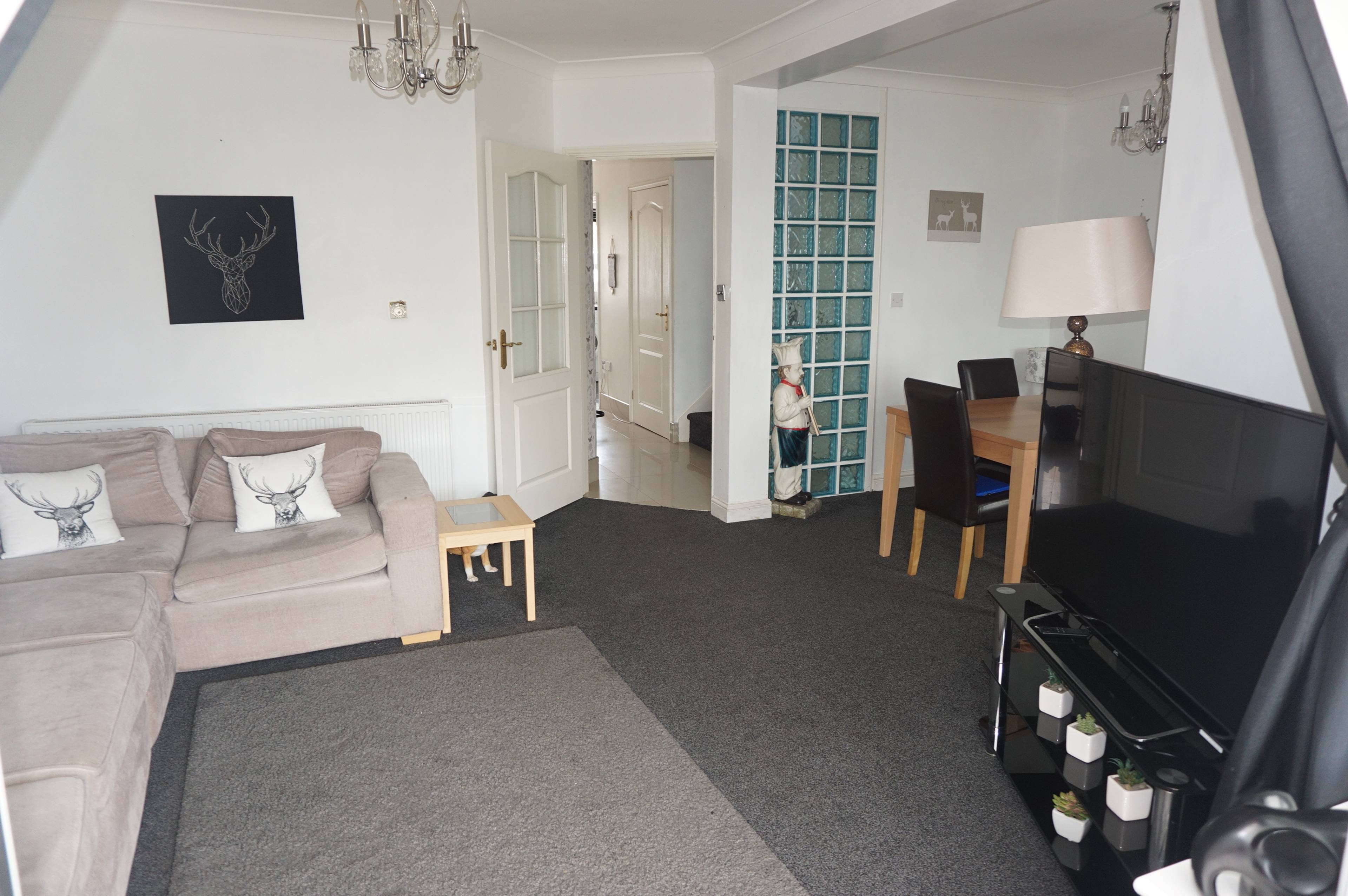 Lounge/Dining Room