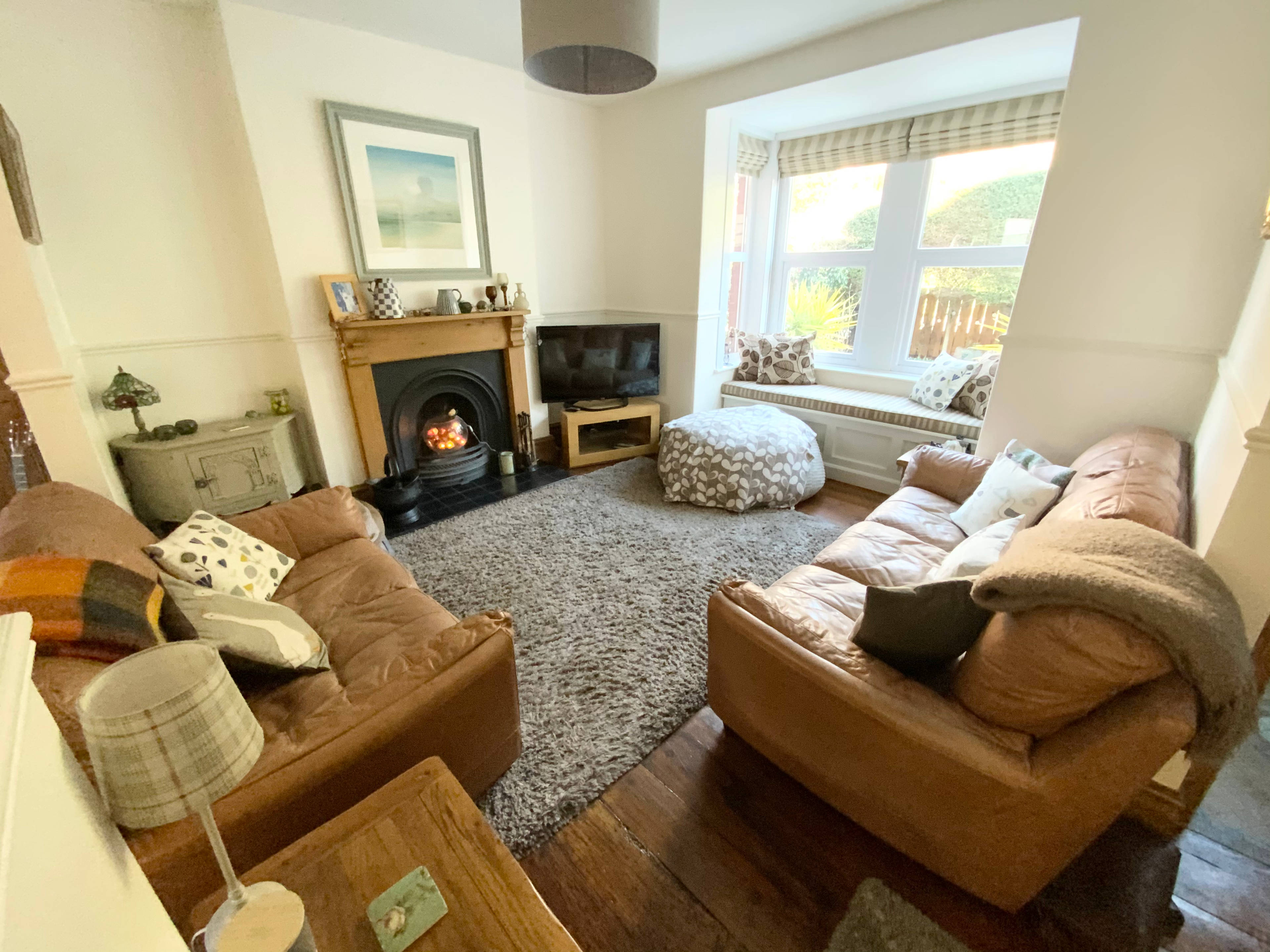 Lounge/Dining Room