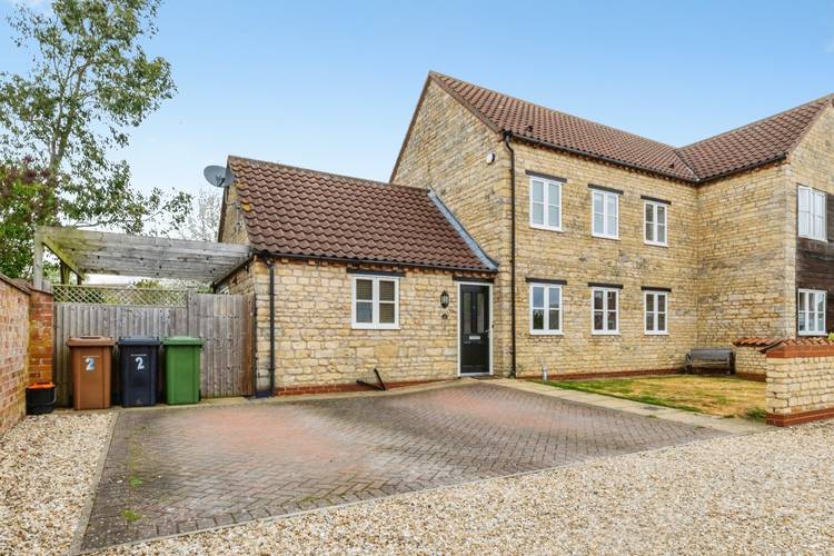 3 bedroom semi-detached house