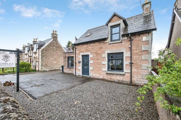 3 bedroom detached house