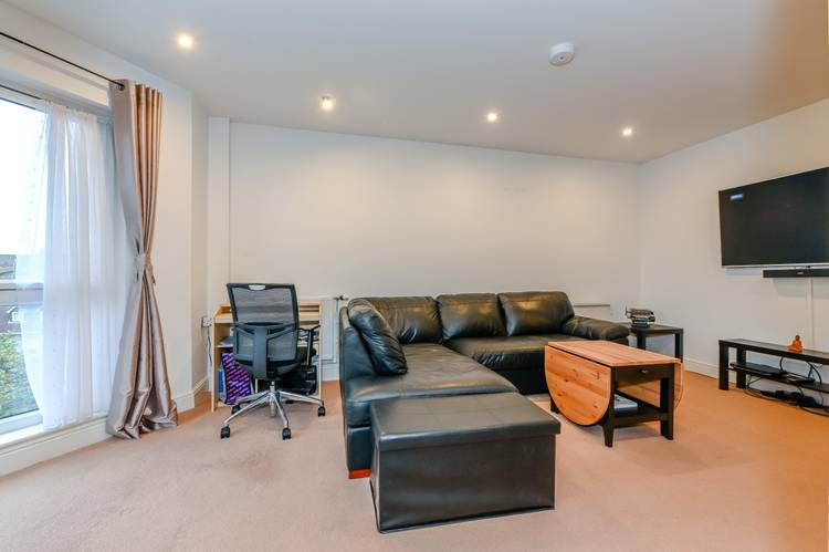 2 bedroom flat