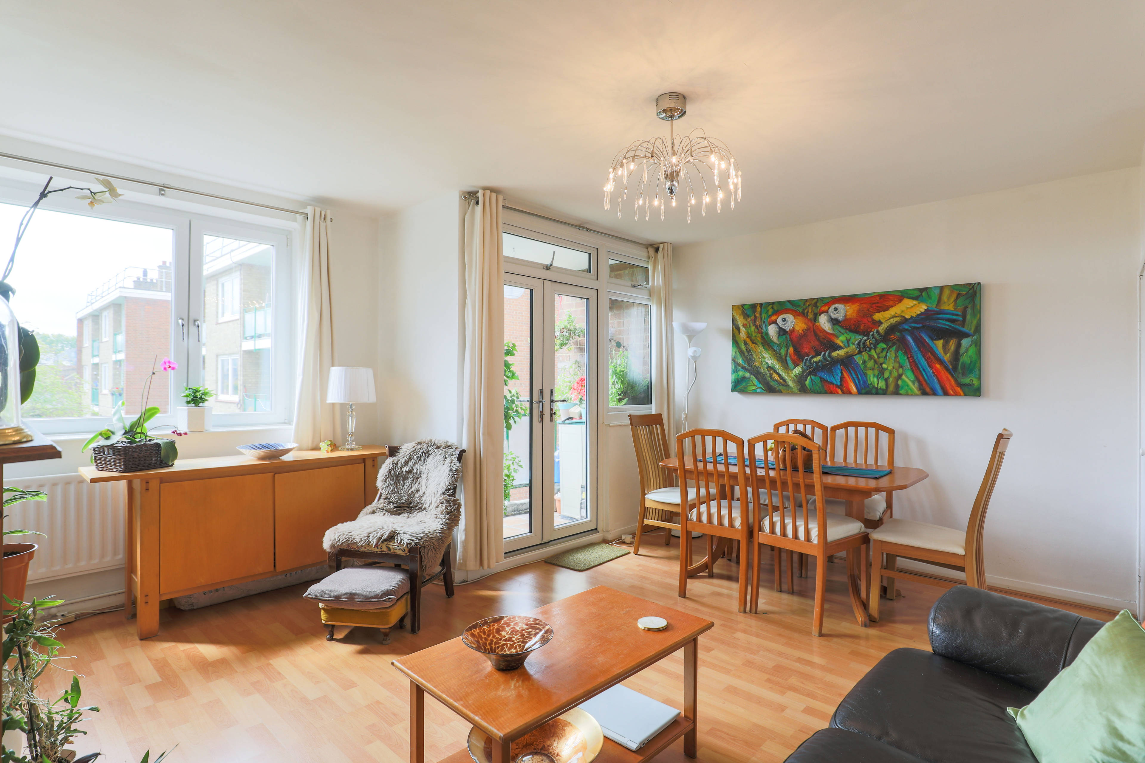 Lounge/Dining Room