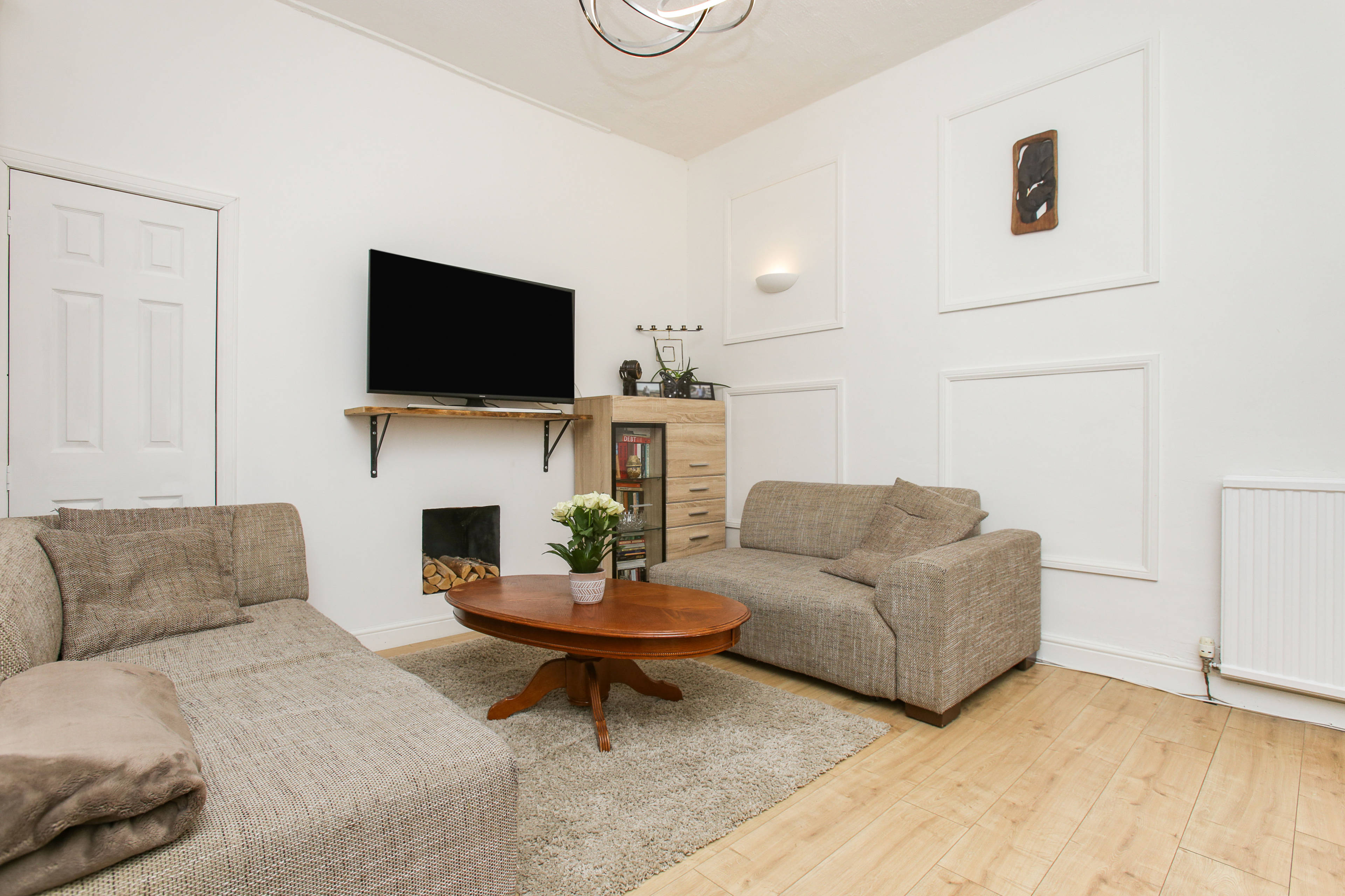 Lounge/Dining Room
