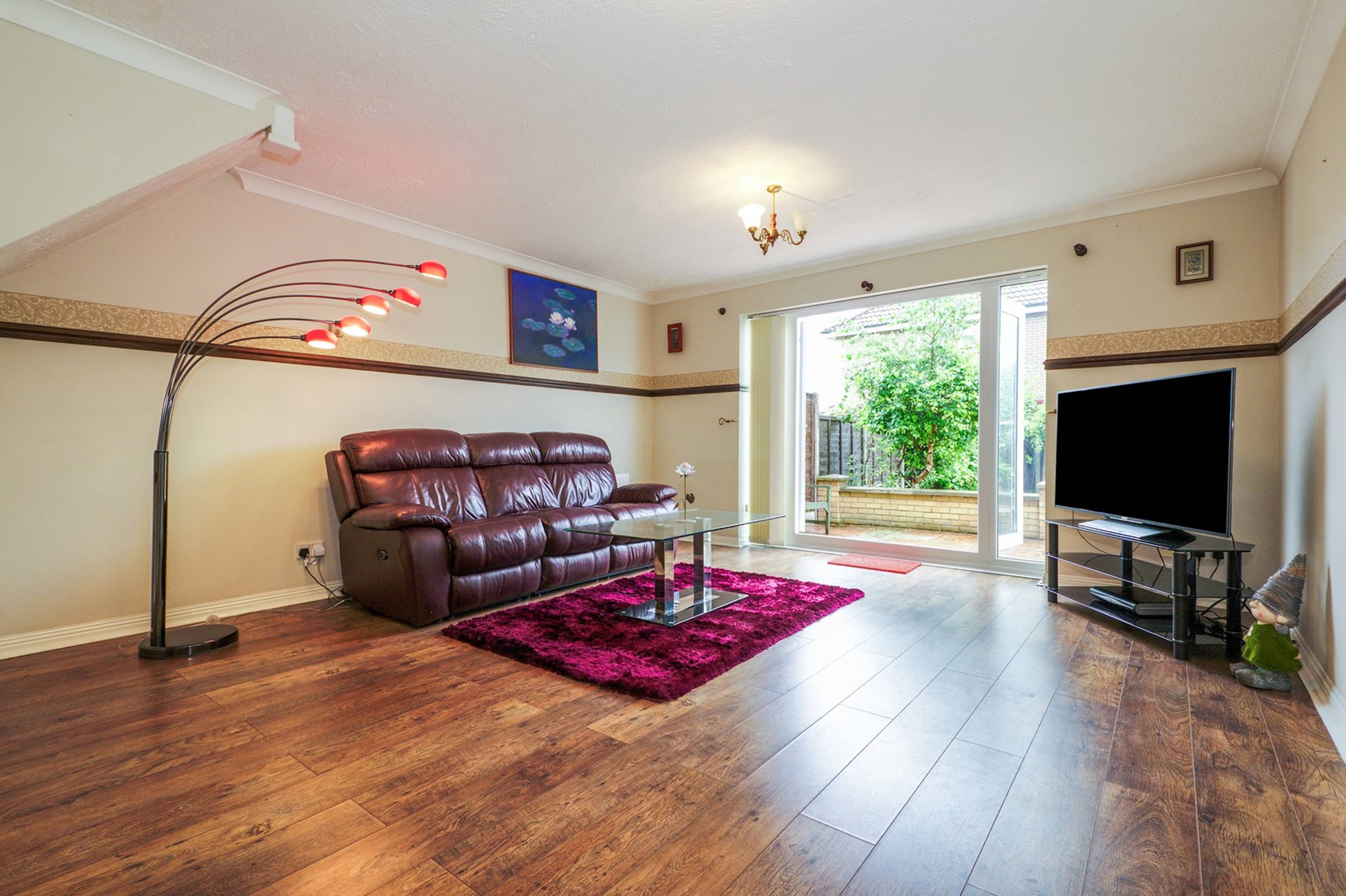 Lounge/Dining Room