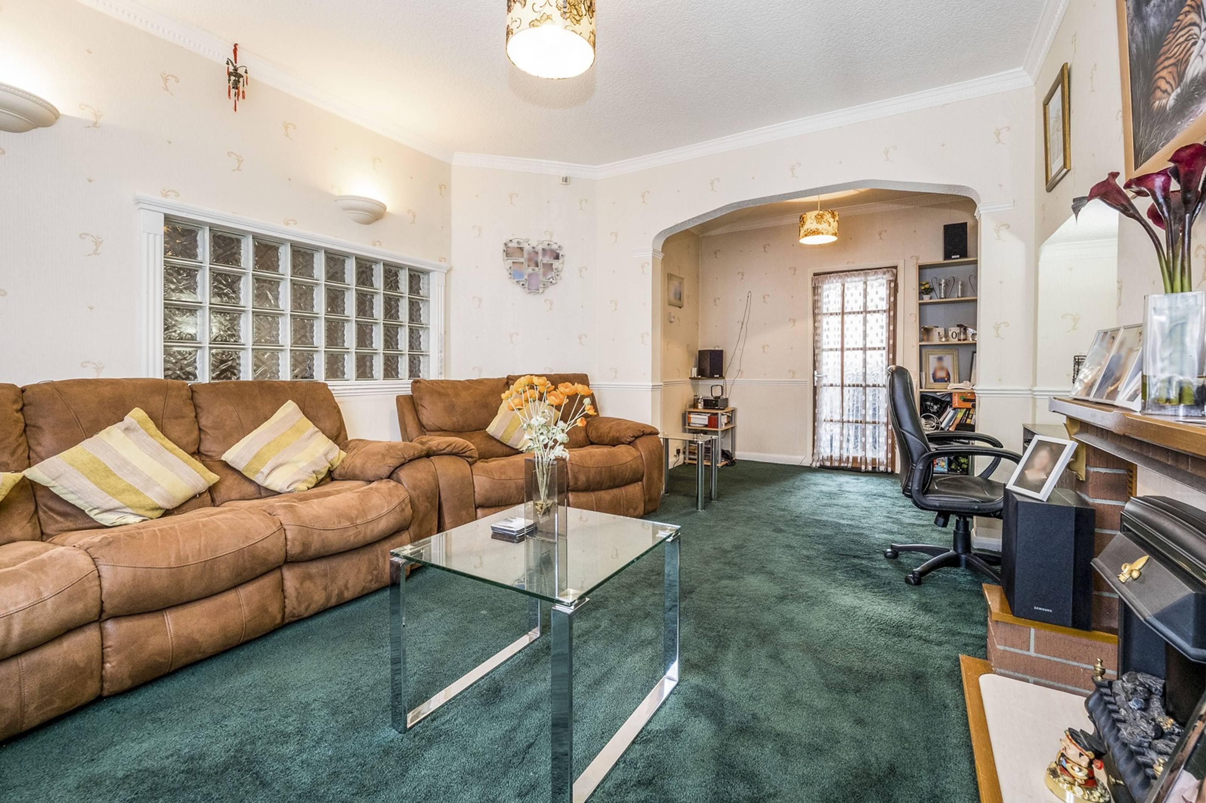 Lounge/Dining Room
