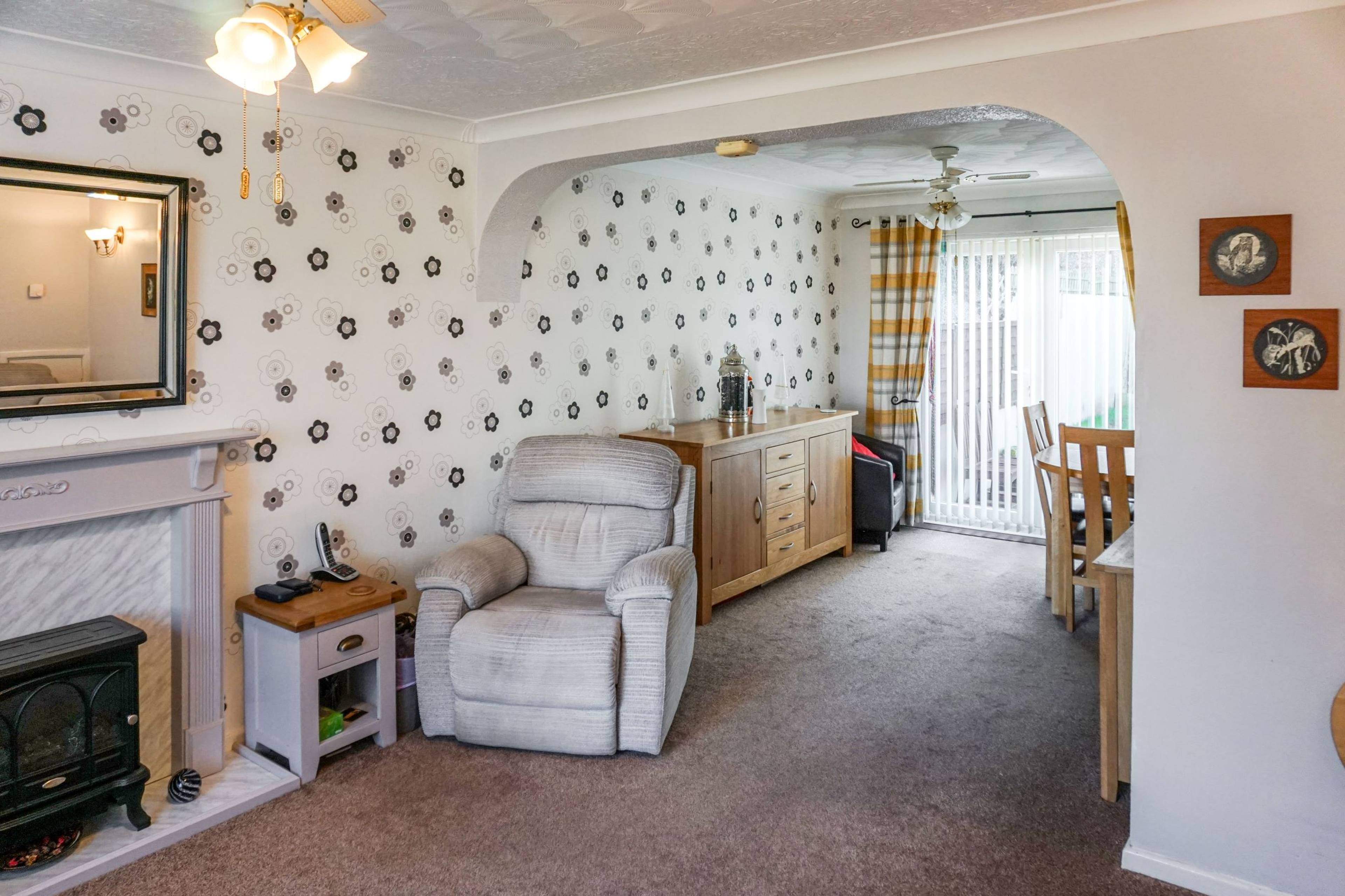 Lounge/Dining Room