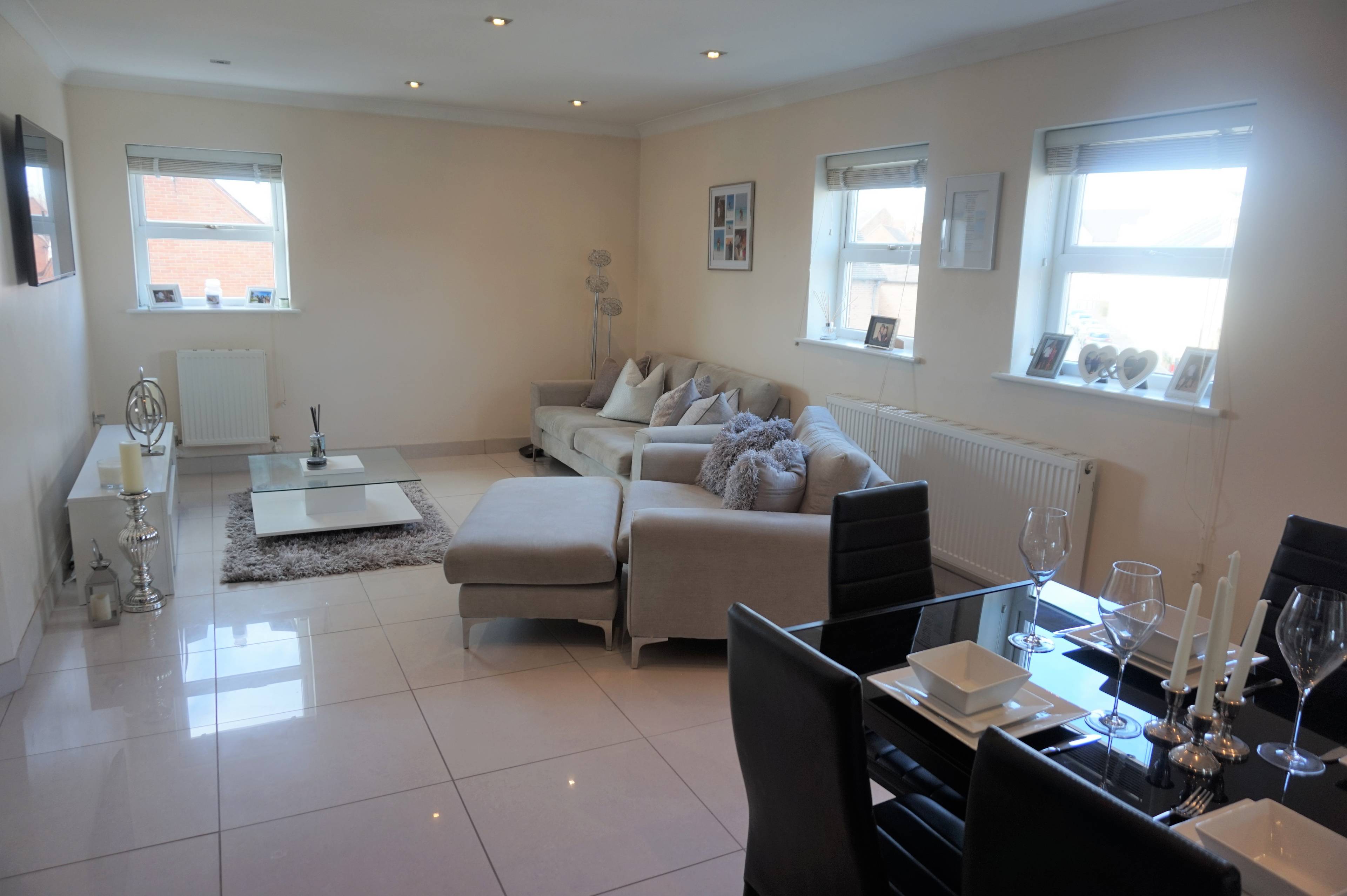 Lounge / Kitchen