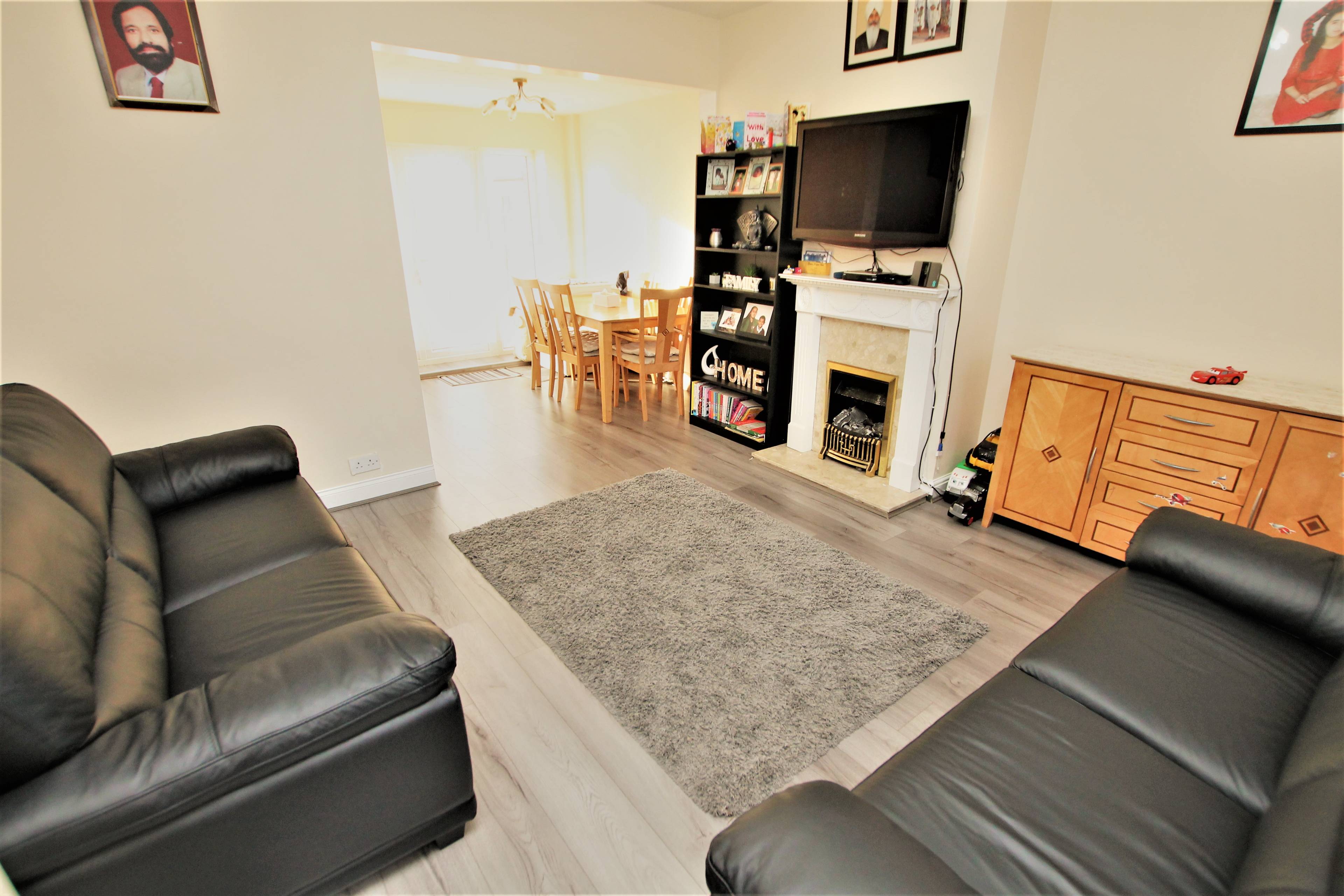 Lounge/Dining Room