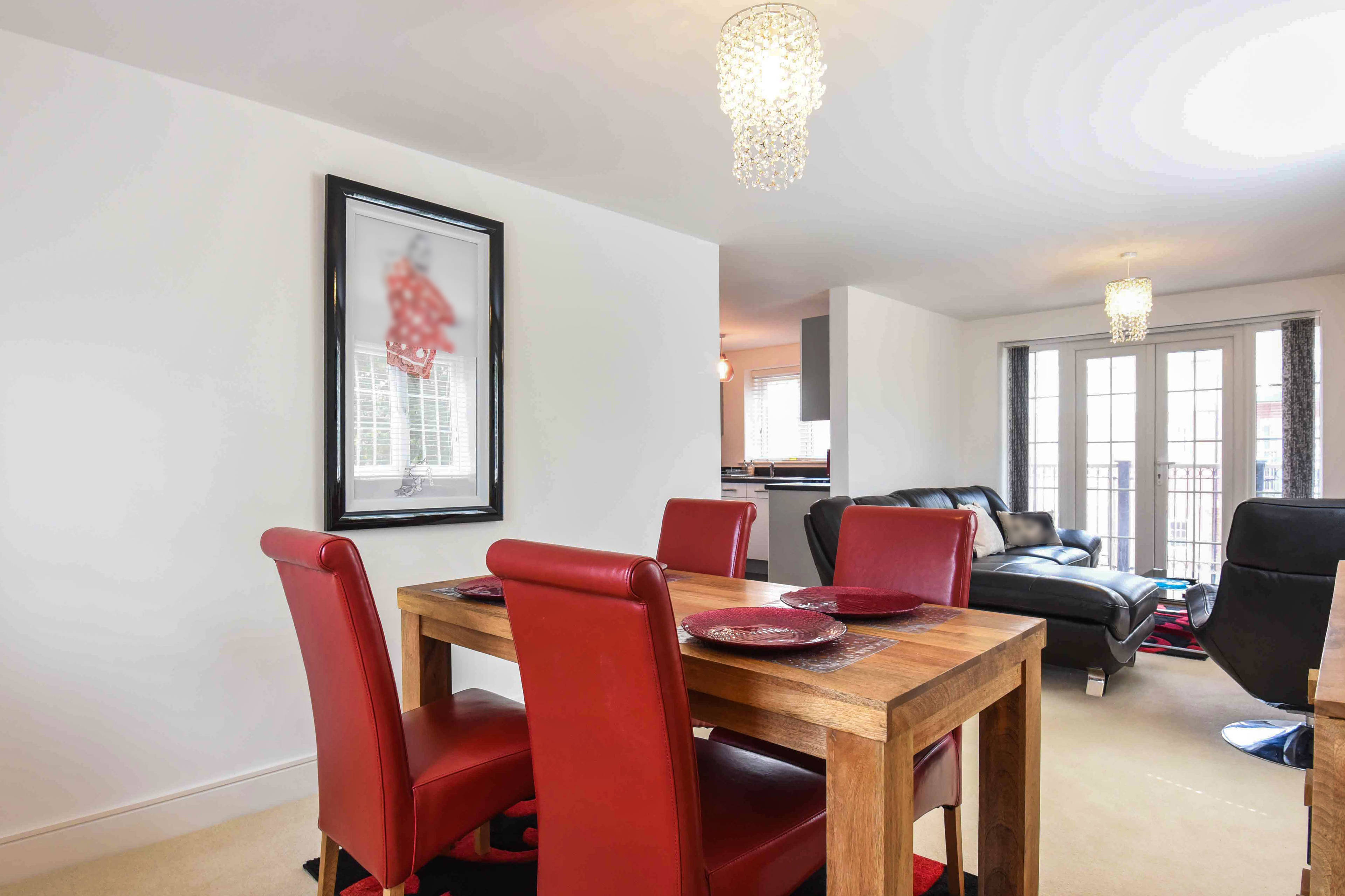 Lounge/Dining Room