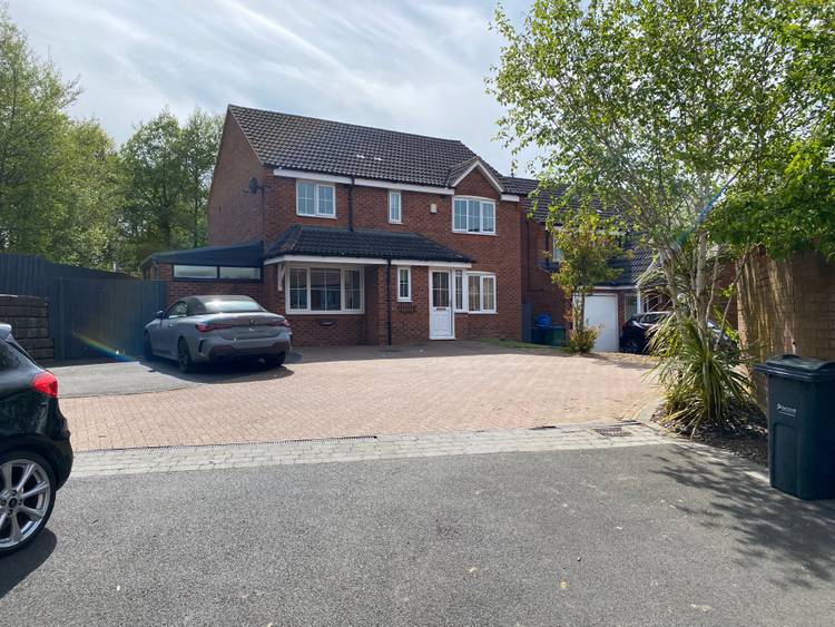 4 bedroom detached house