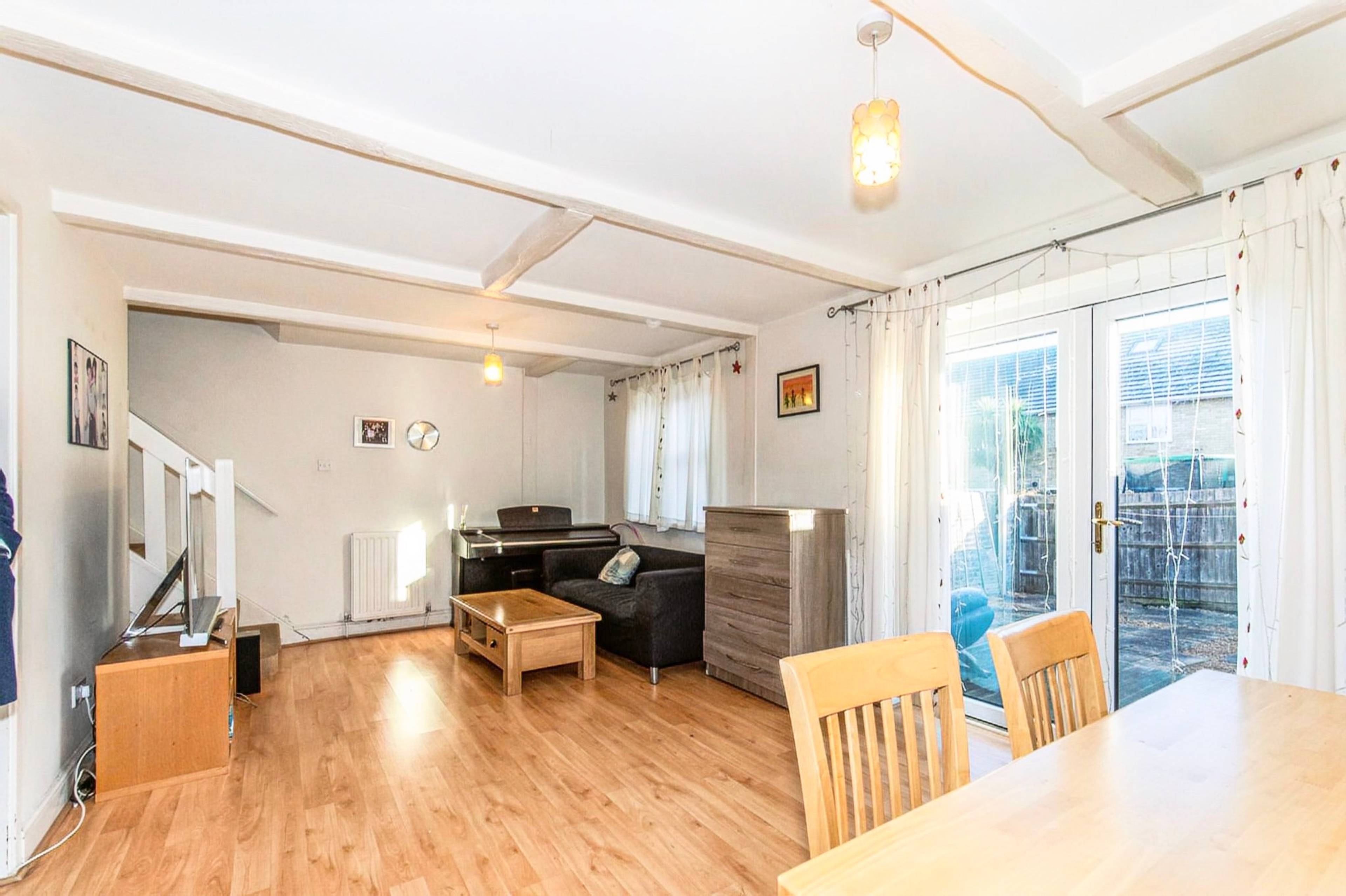 Lounge/Dining Room