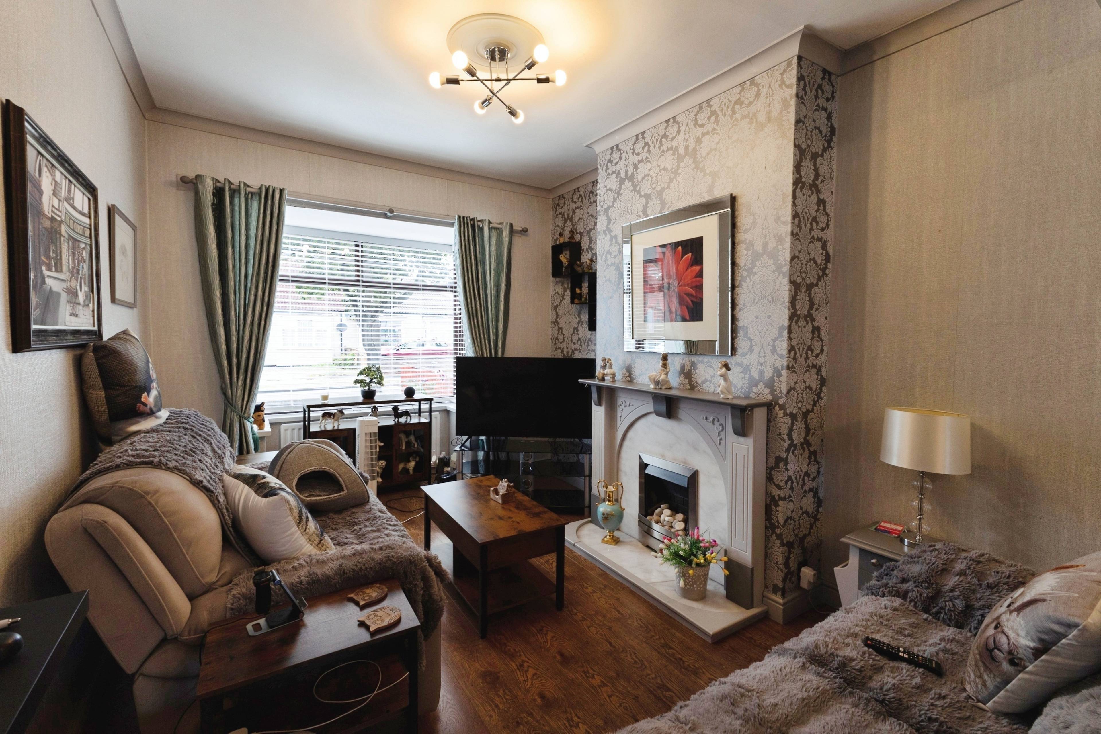 Lounge/Dining Room