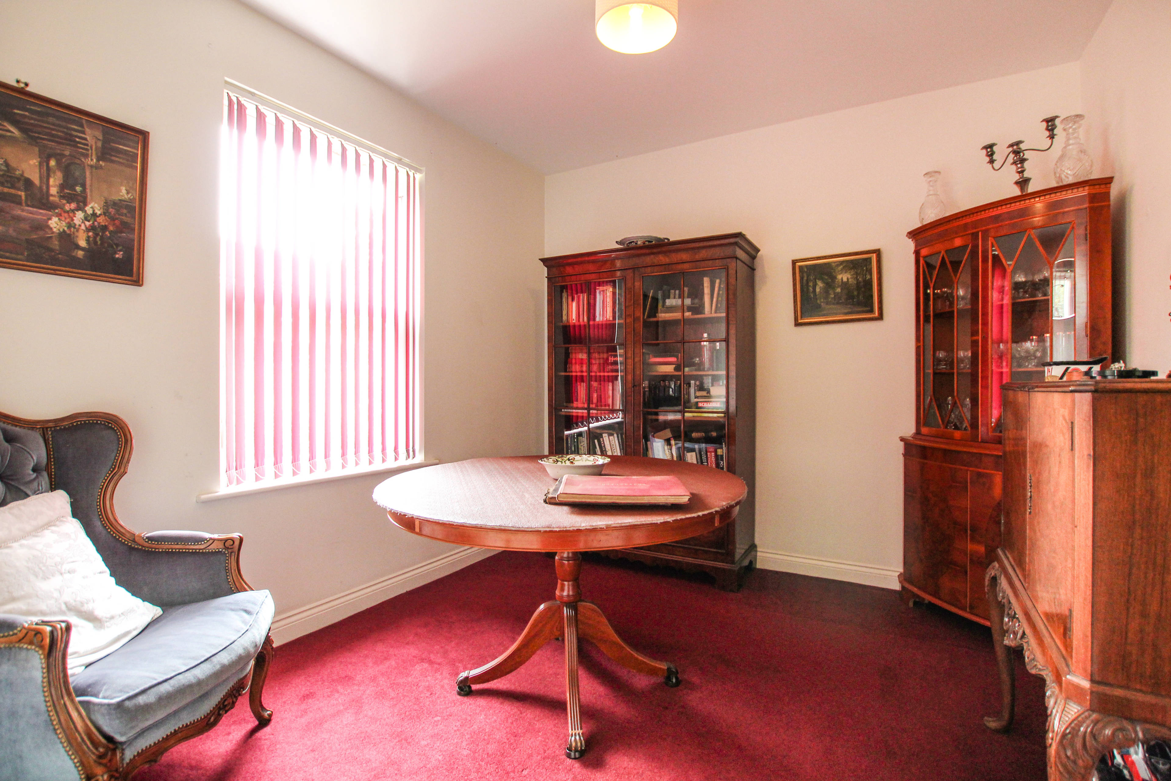 Bed 3 / Dining Room
