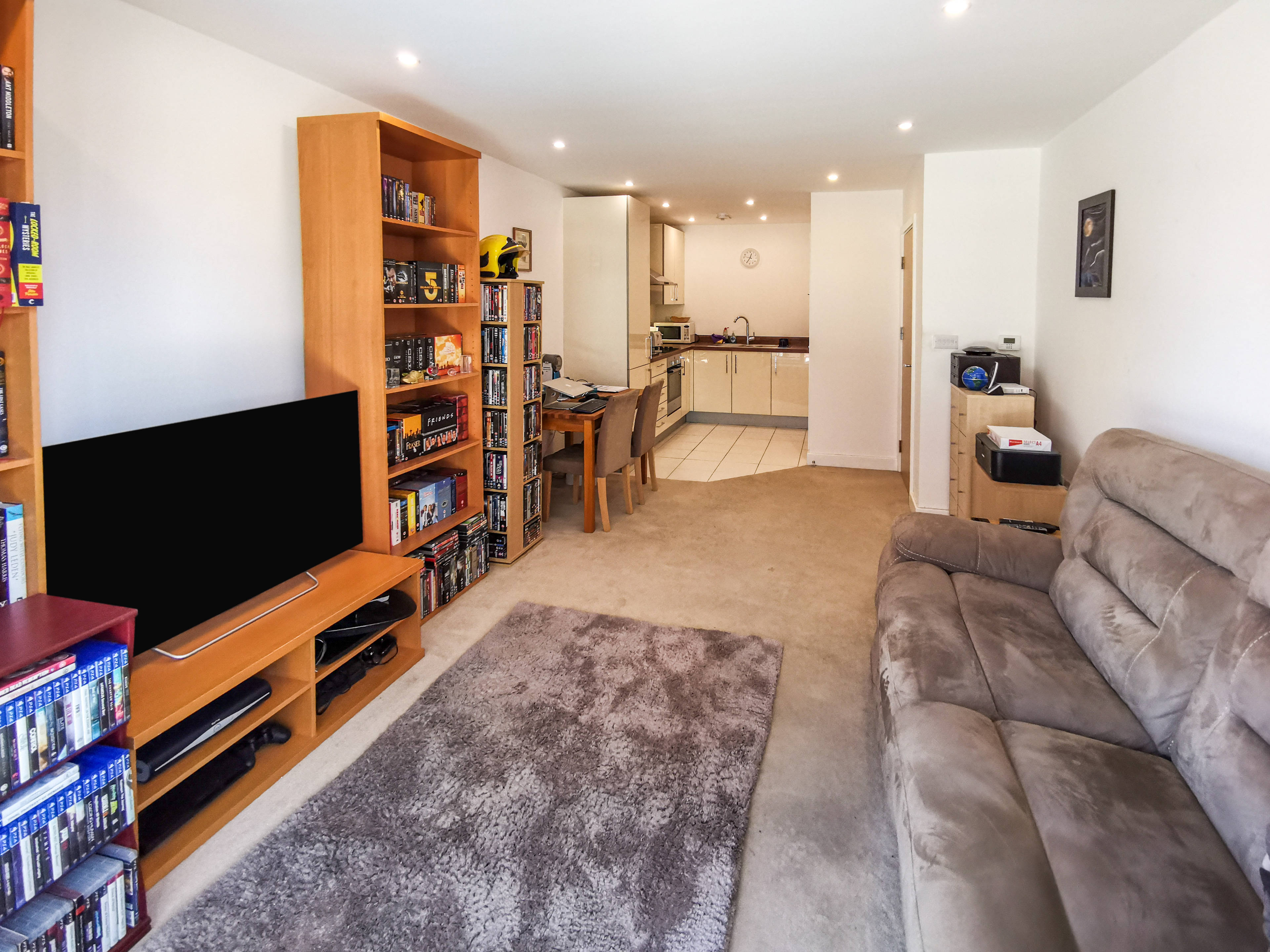 Lounge/Dining Room