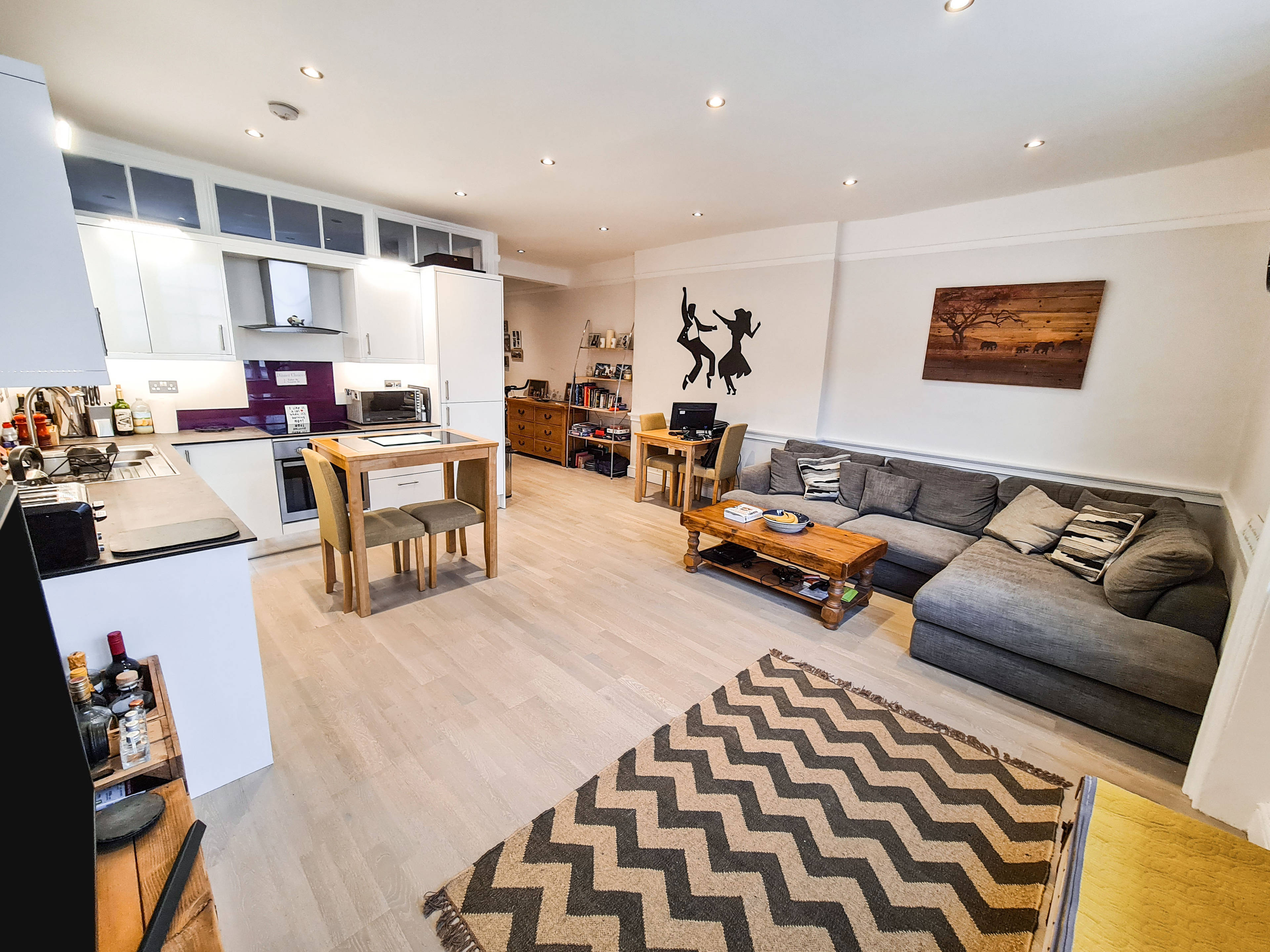 Lounge / Kitchen
