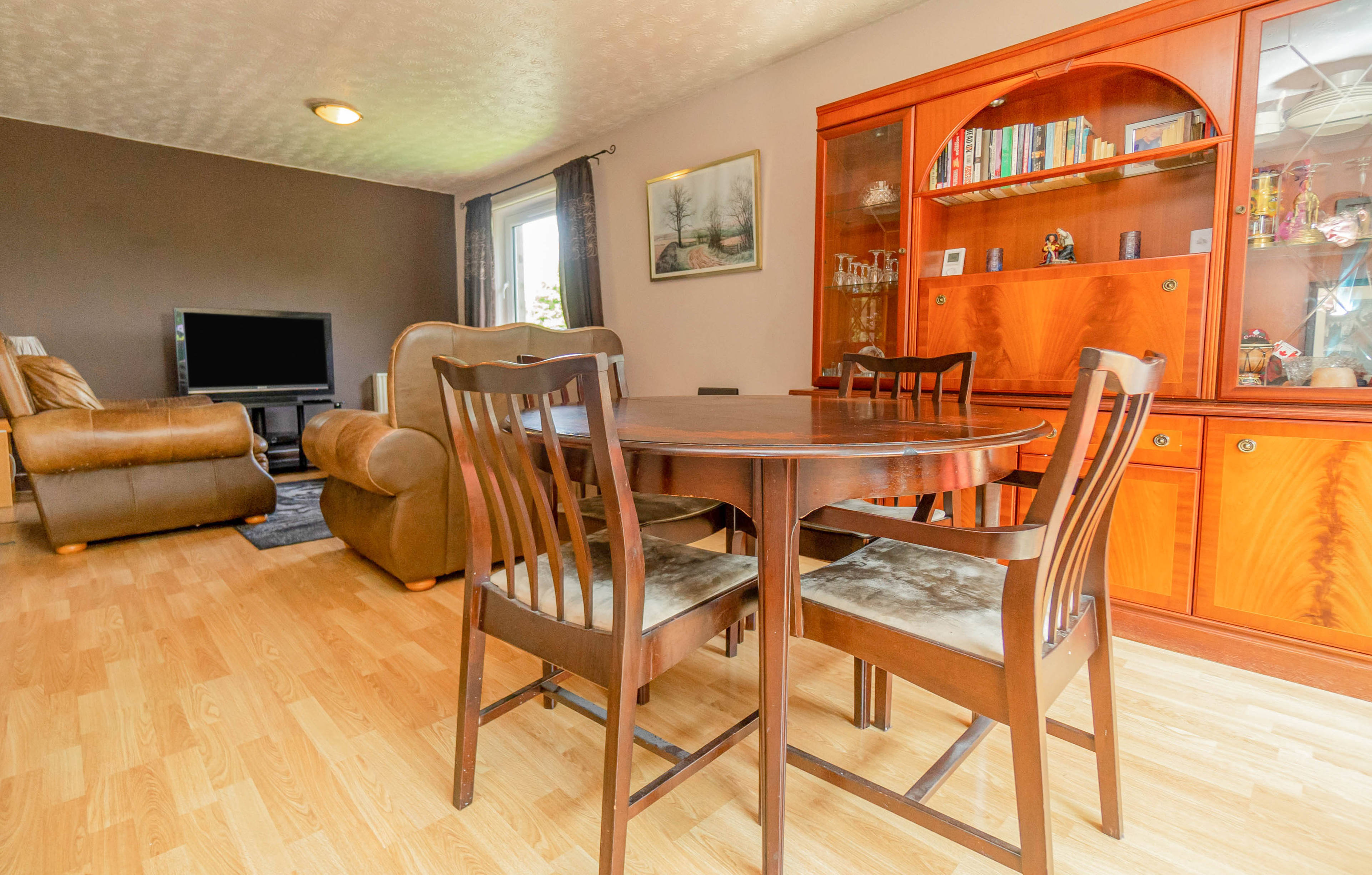 Lounge/Dining Room