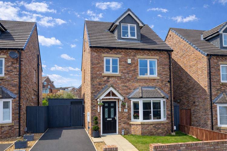 4 bedroom detached house