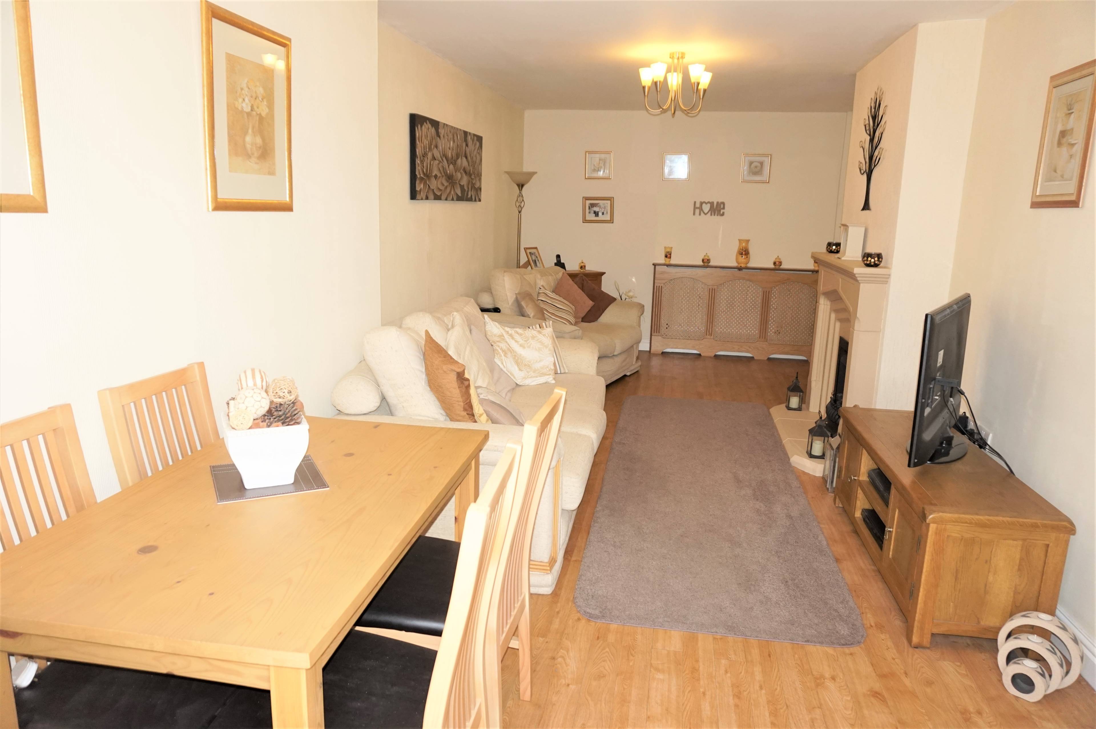 Lounge/Dining Room