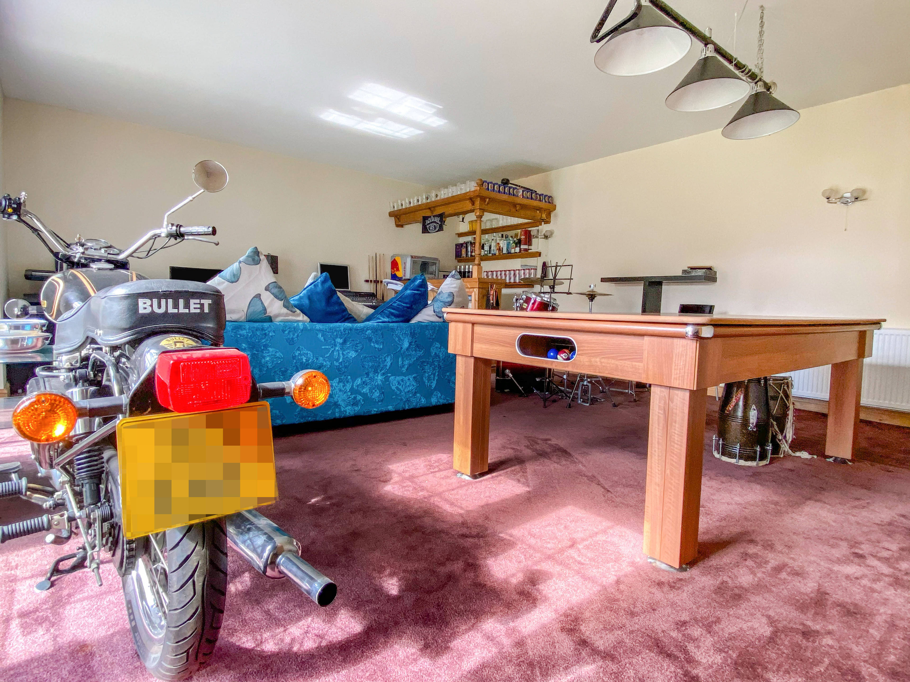 Lounge/Family/Games
