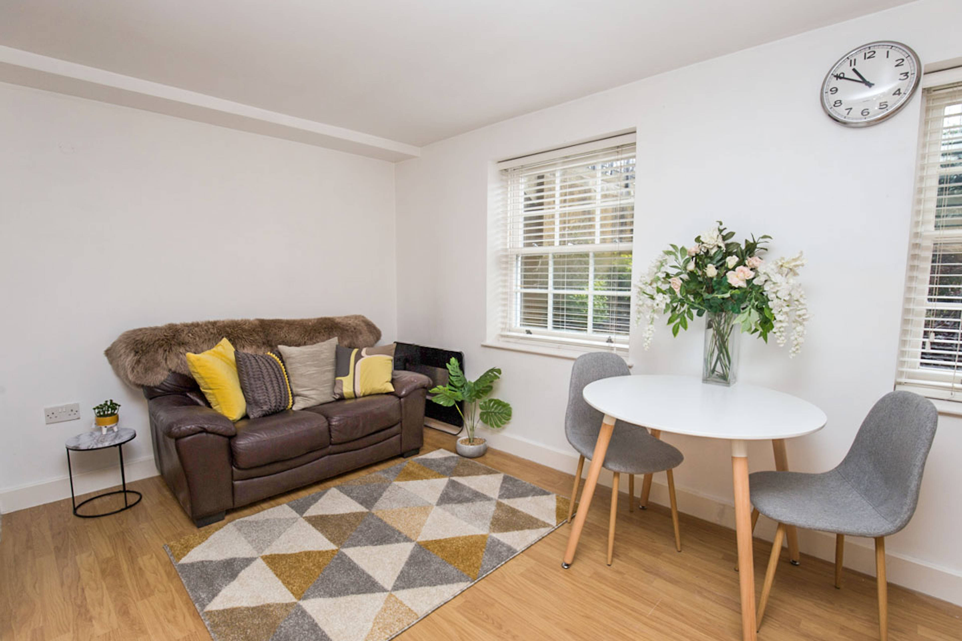 Lounge / Kitchen