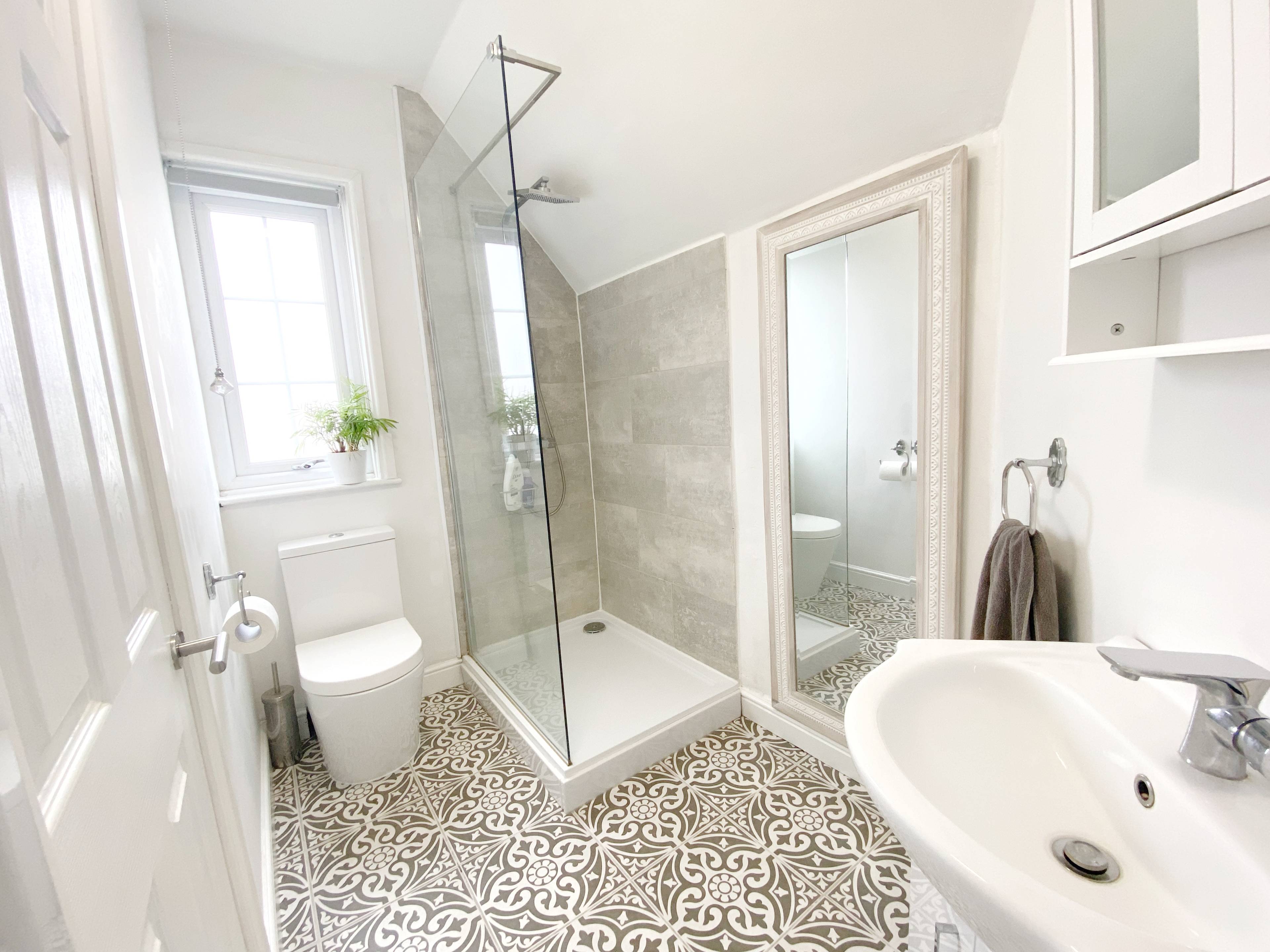 Jack & Jill En-suite