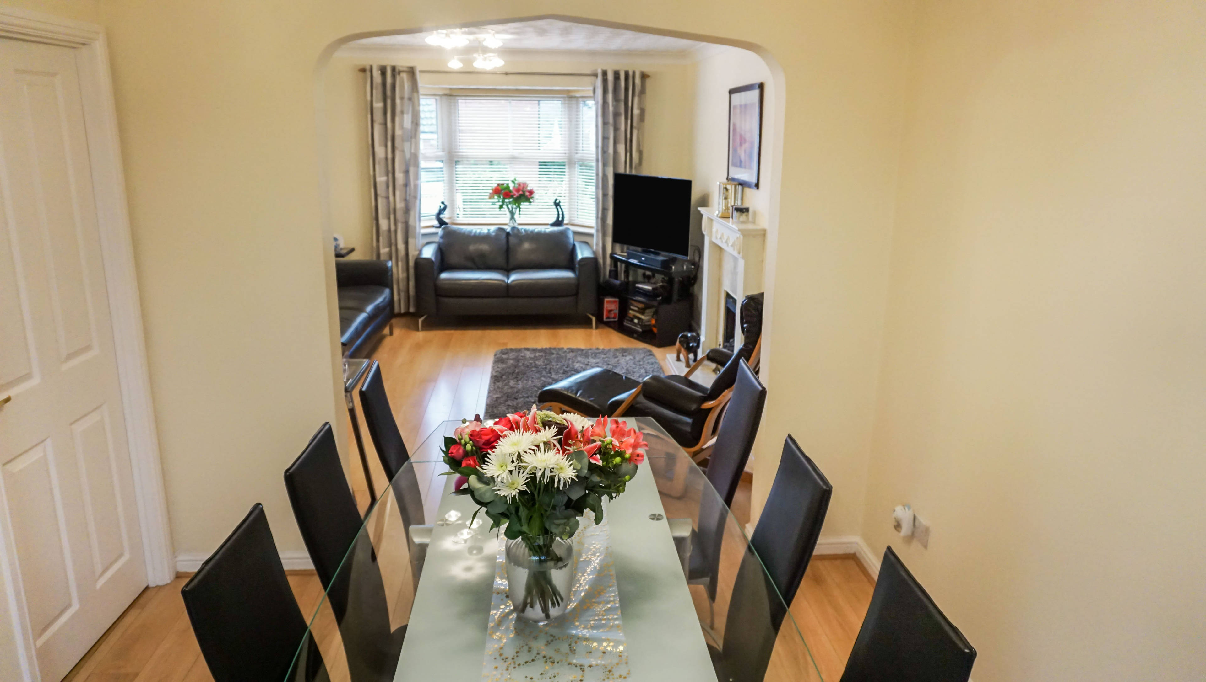 Lounge/Dining Room