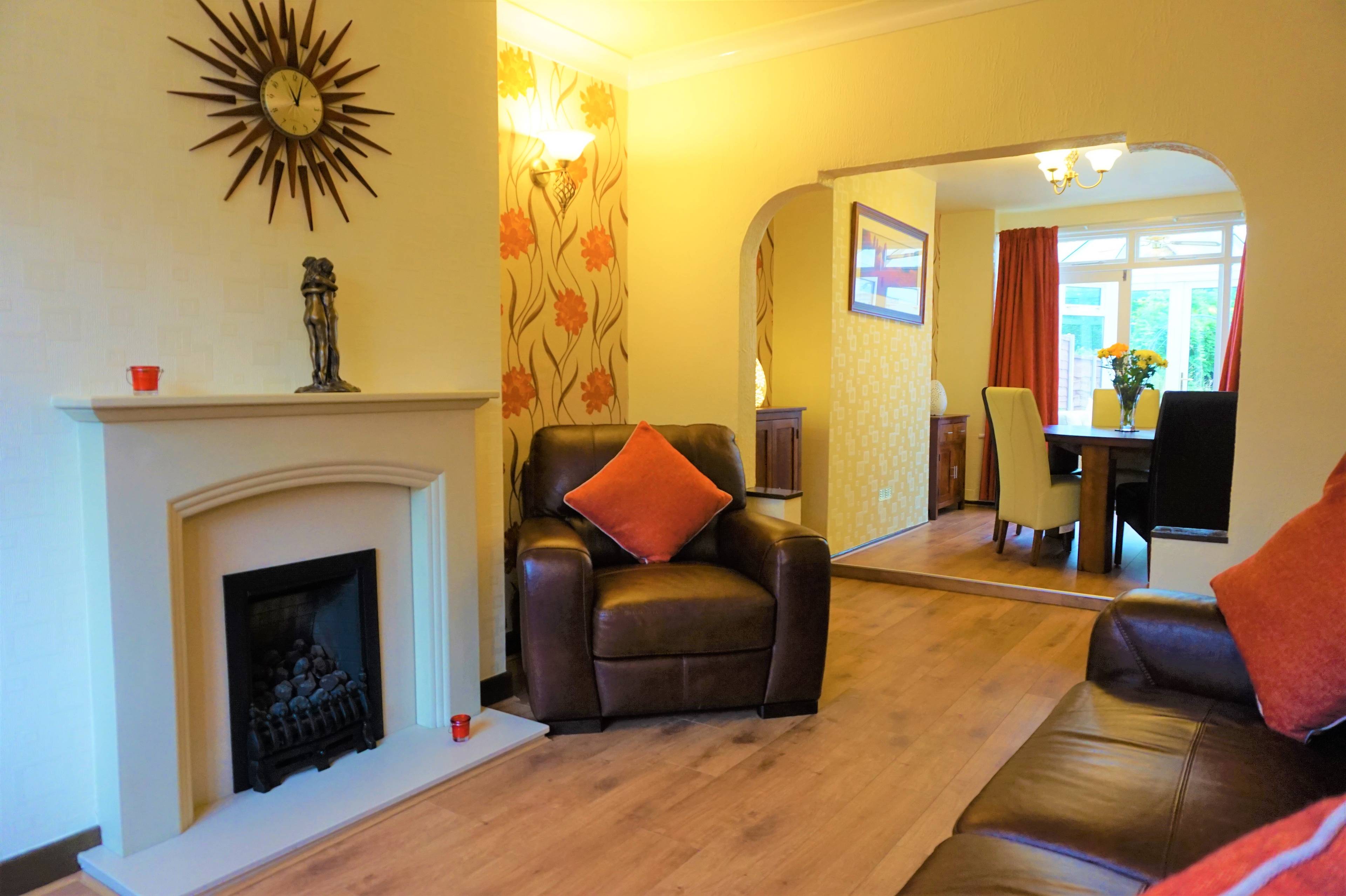 Lounge/Dining Room