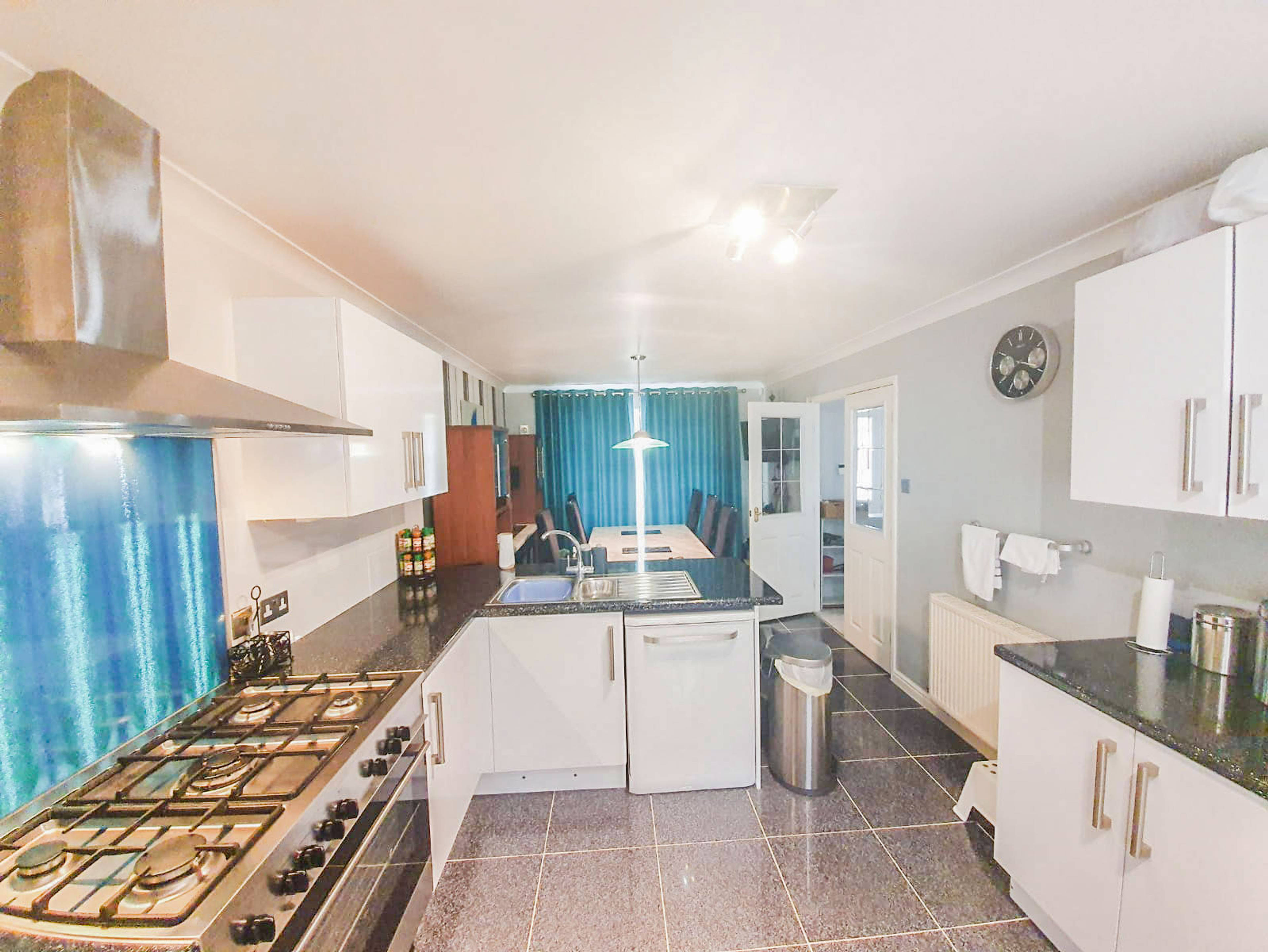 Kitchen/Dining Room