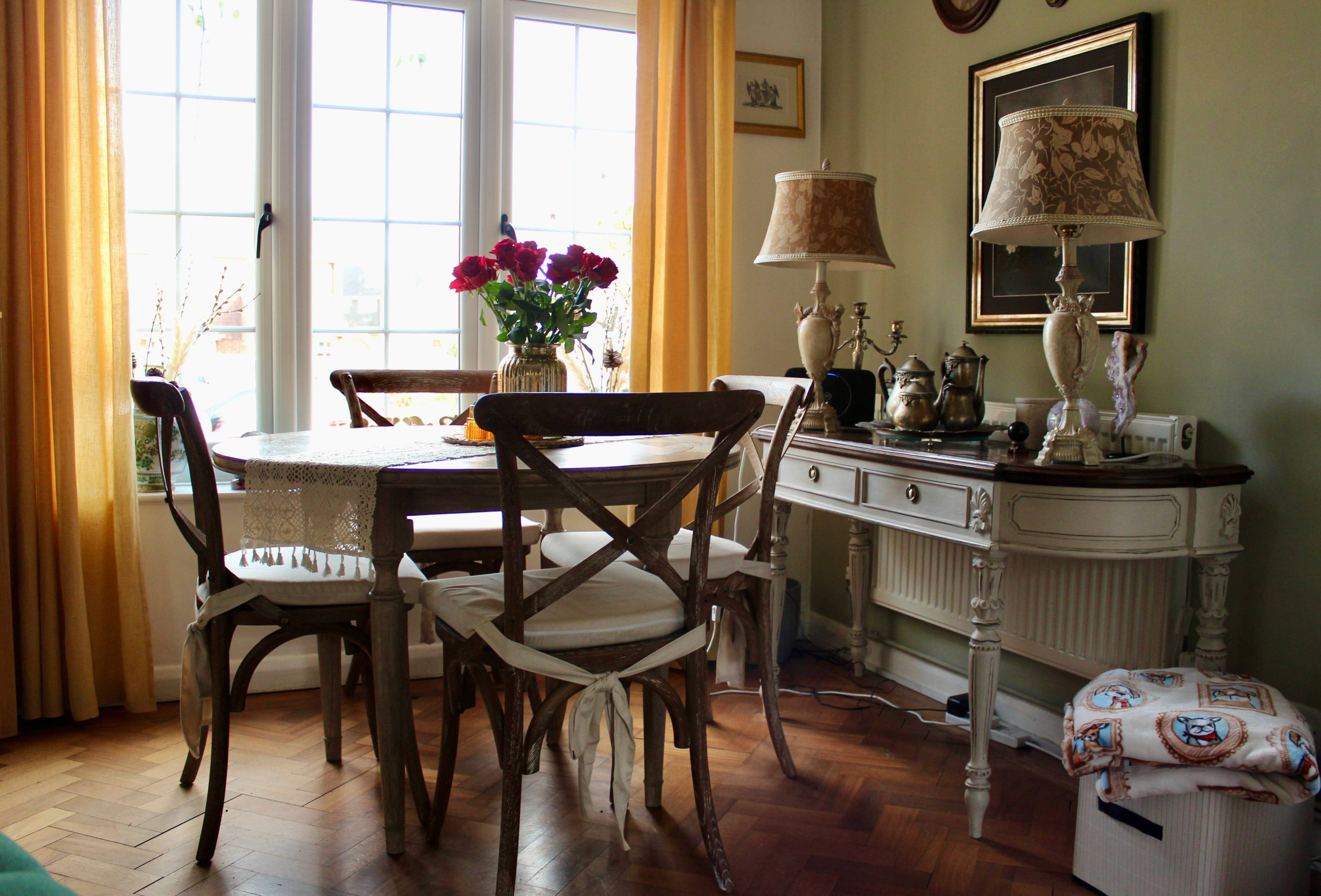 Lounge/Dining Room