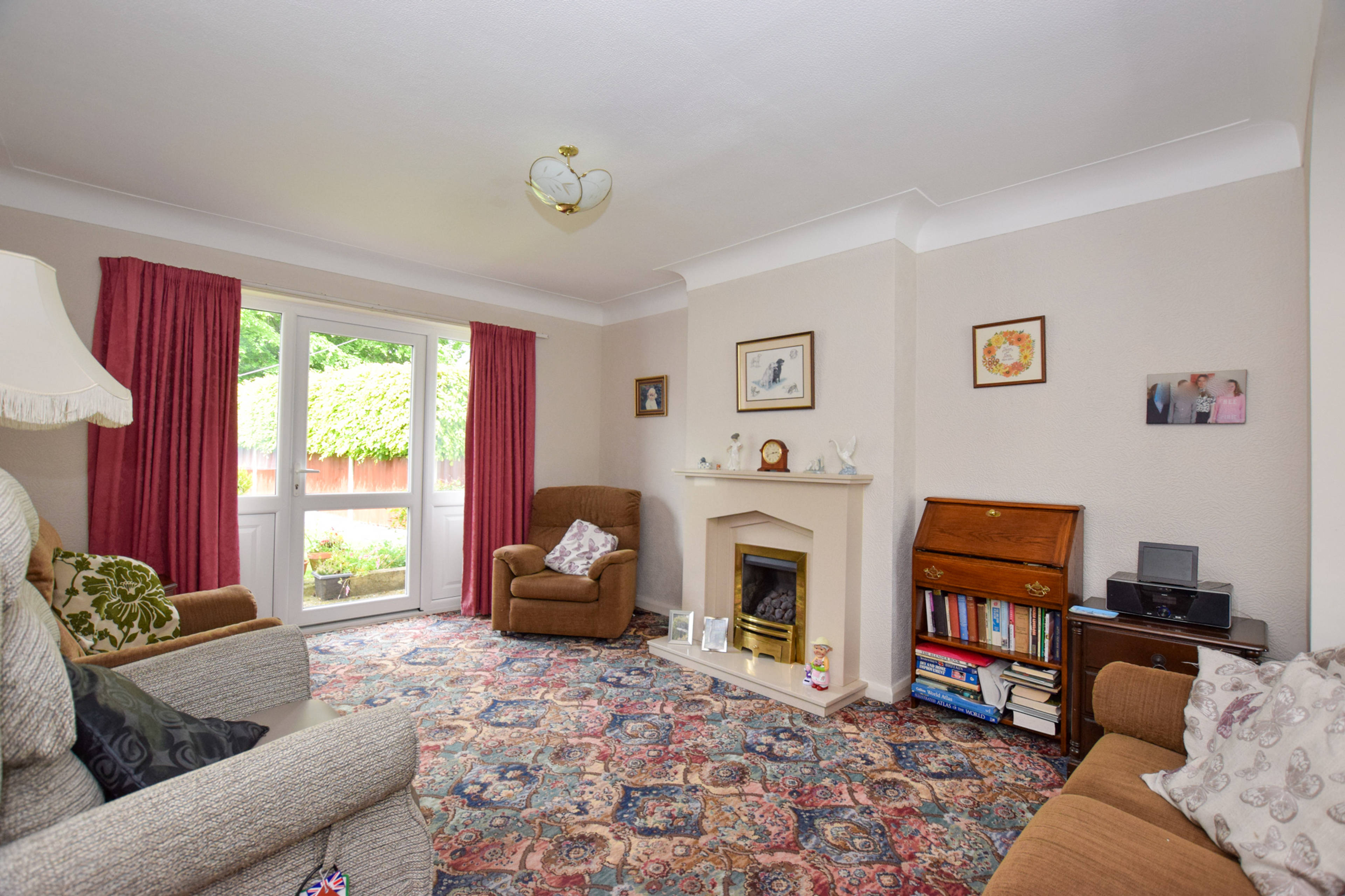 Lounge/Dining Room