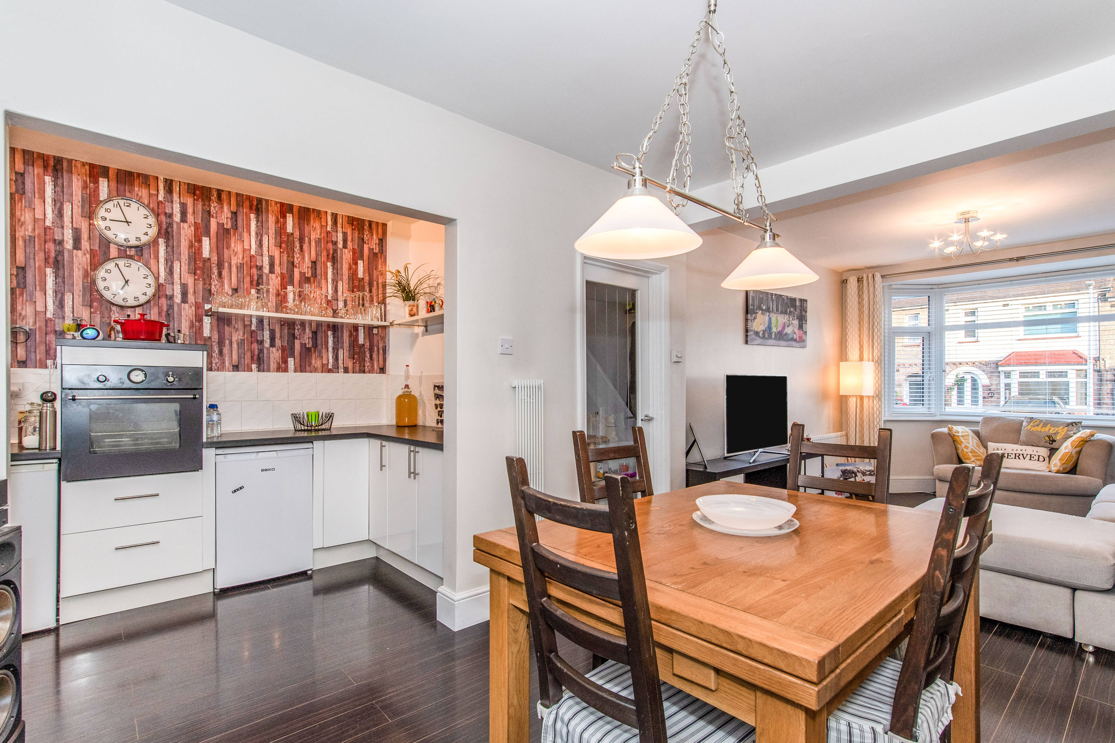 Lounge/Dining Room